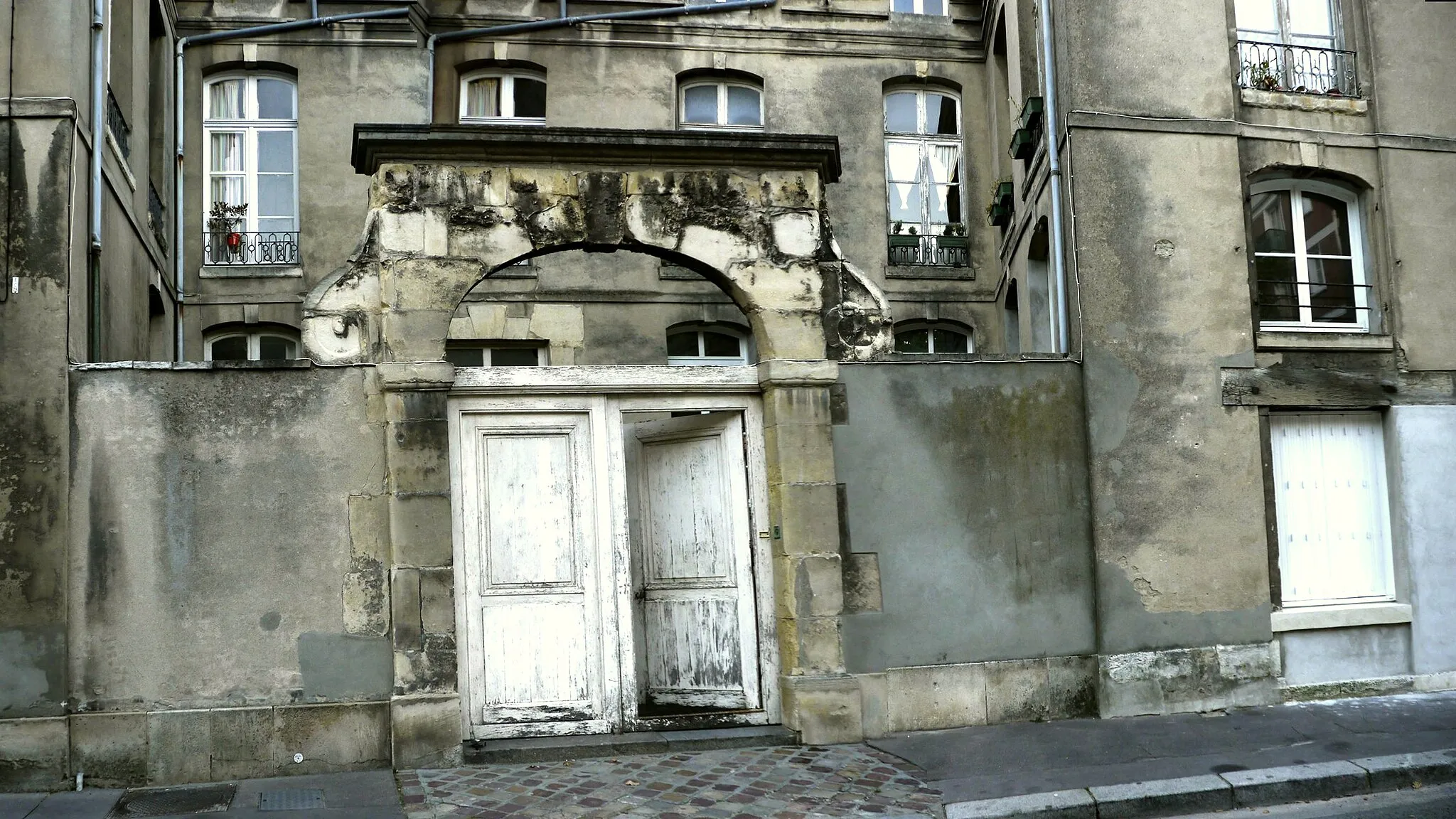 Photo showing: This building is classé au titre des monuments historiques de la France. It is indexed in the base Mérimée, a database of architectural heritage maintained by the French Ministry of Culture, under the reference PA00100698 .