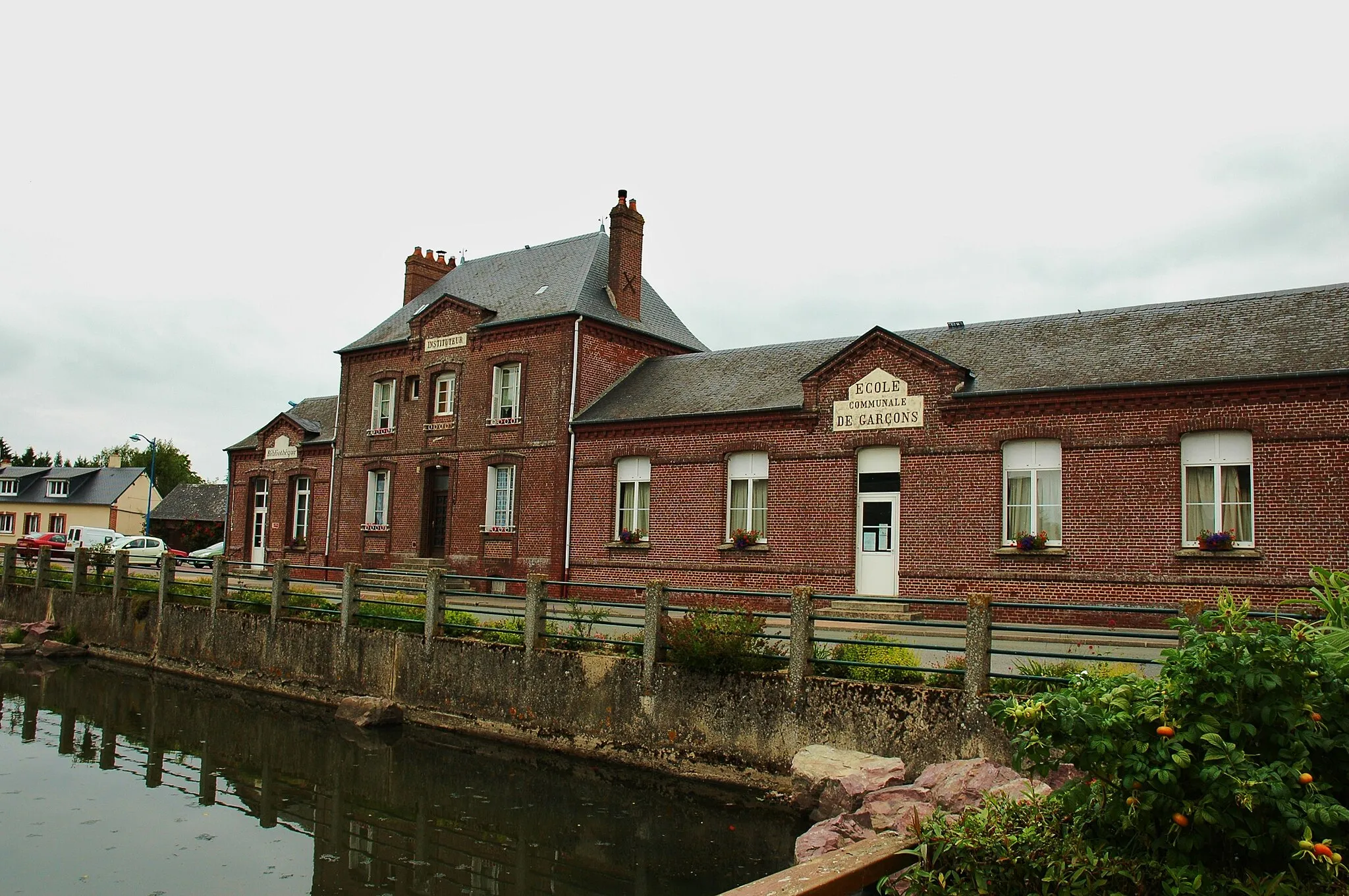 Photo showing: Mairie-école, Fresnoy-Folny (Seine-Maritime) France