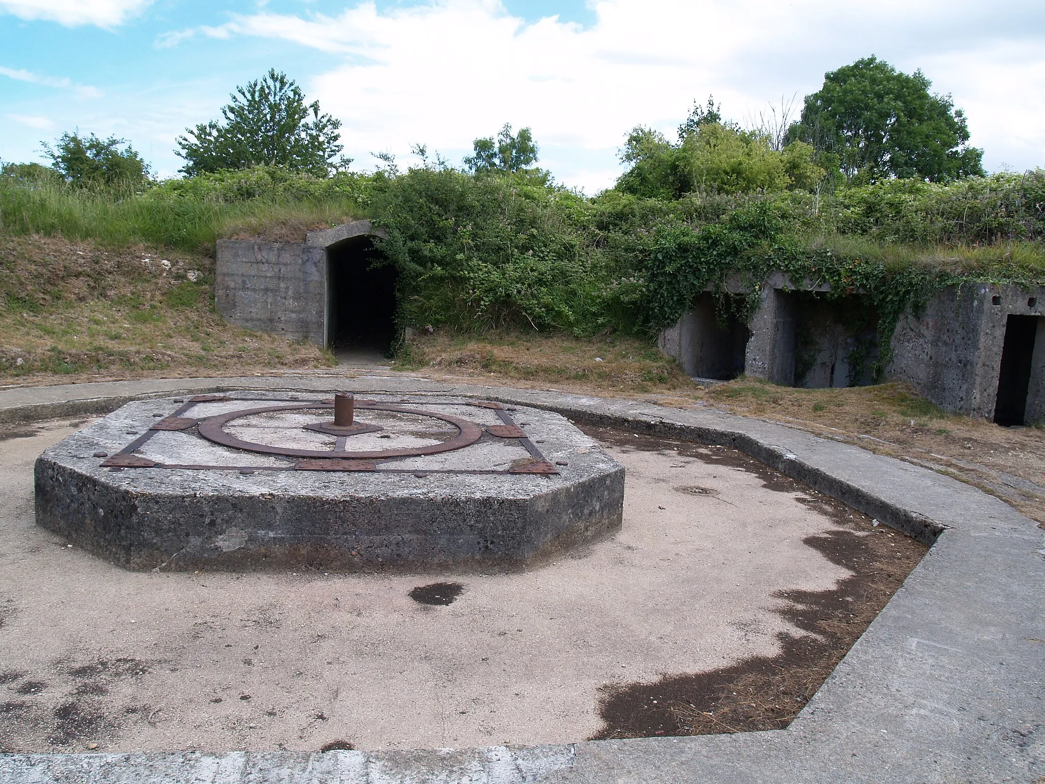 Photo showing: Mont Canisy Battery