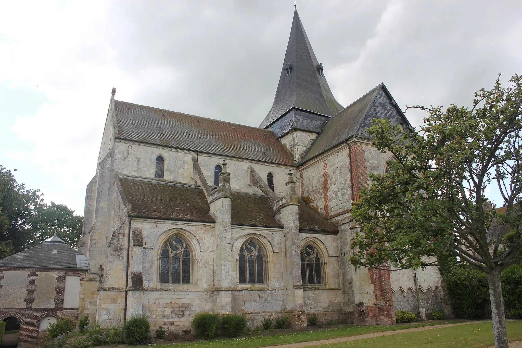 Photo showing: Église Saint-Sauveur de Beaumont-en-Auge (Calvados).