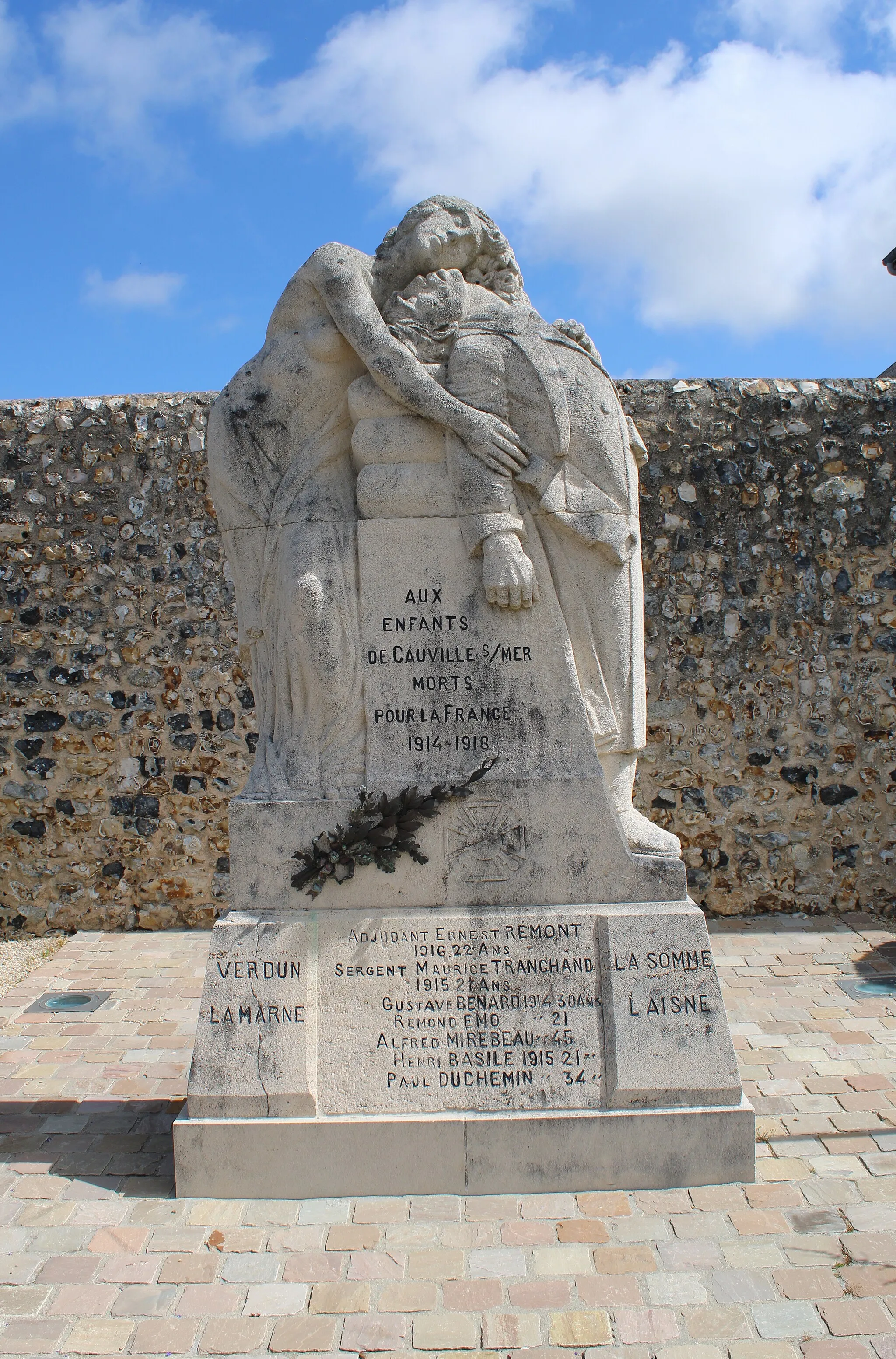 Photo showing: Le monument aux morts