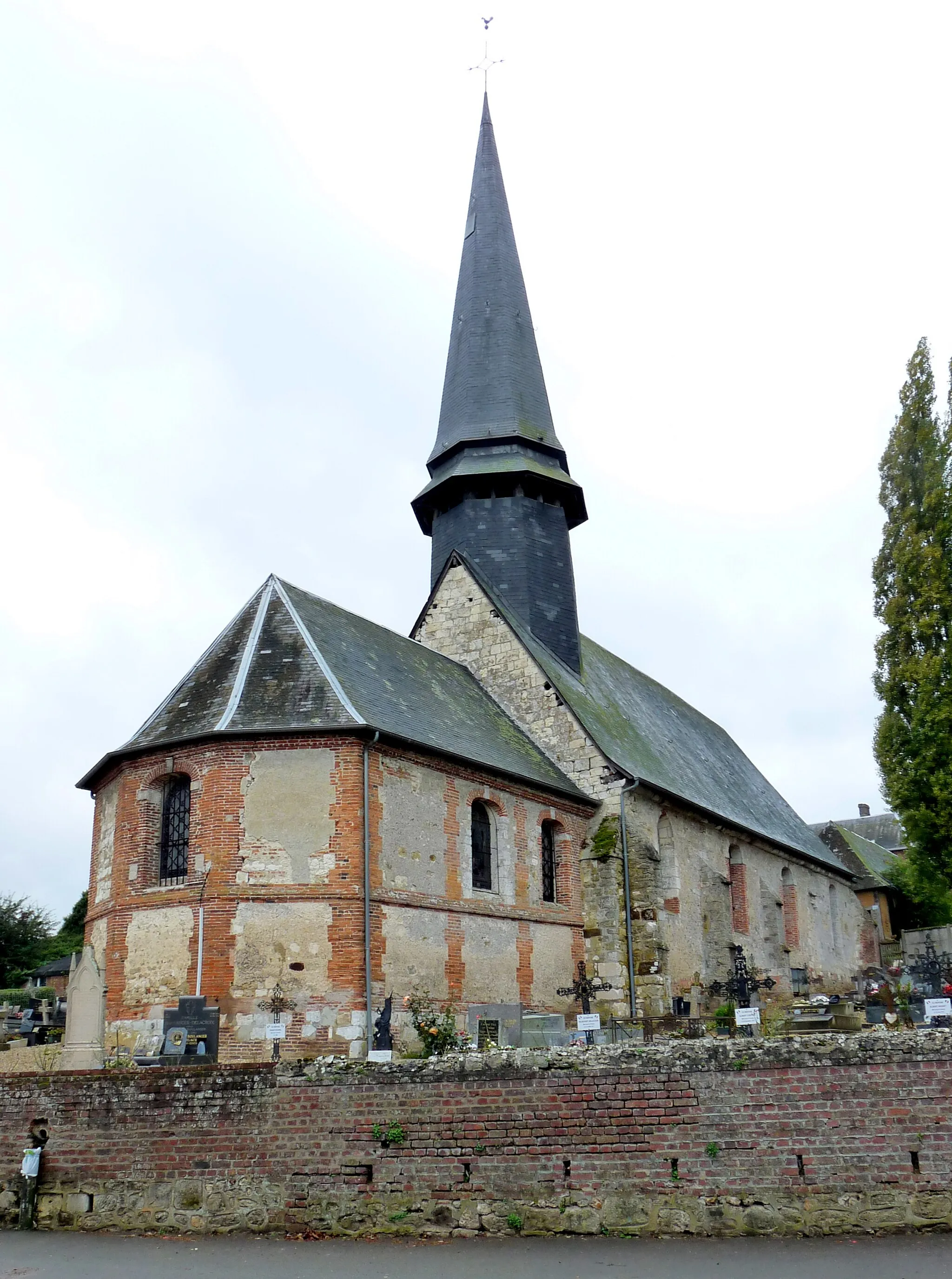 Photo showing: This building is indexed in the base Mérimée, a database of architectural heritage maintained by the French Ministry of Culture, under the reference PA00100722 .