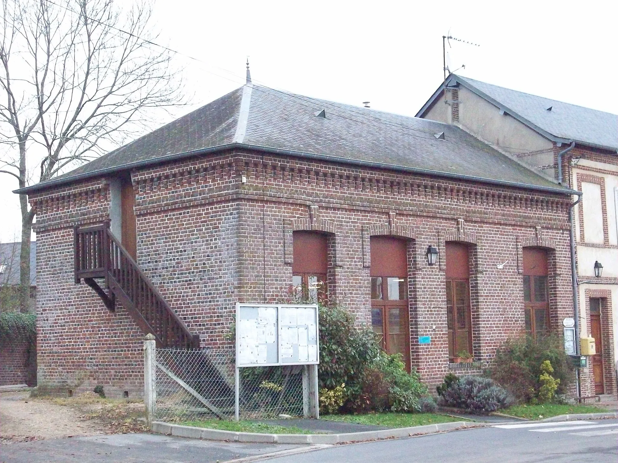 Photo showing: Mairie de Brémontier-Merval.