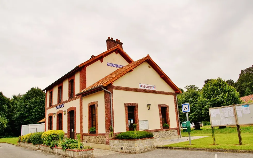 Photo showing: La Mairie