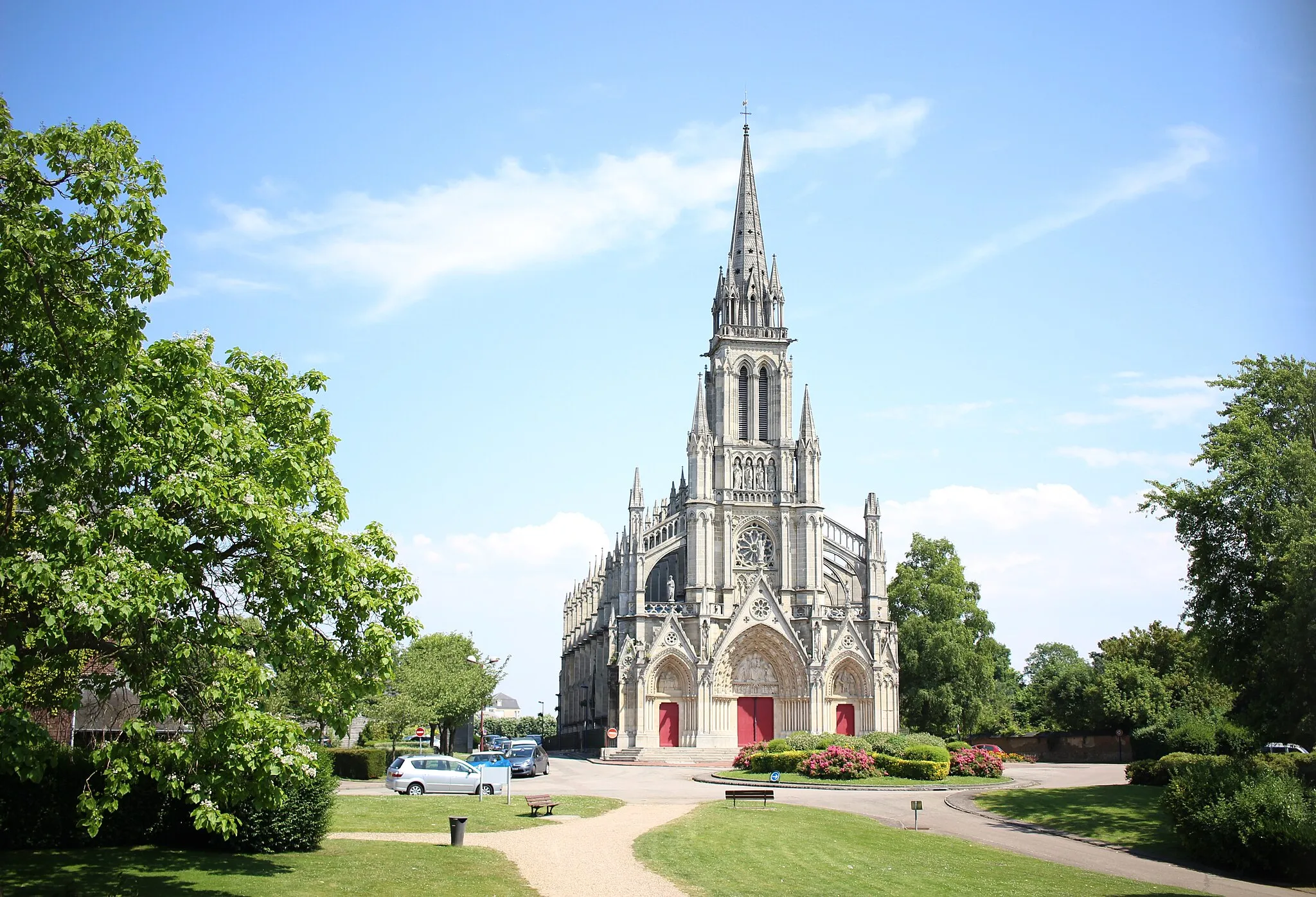 Photo showing: La Basilique de Bonsecours, façade occidentale.