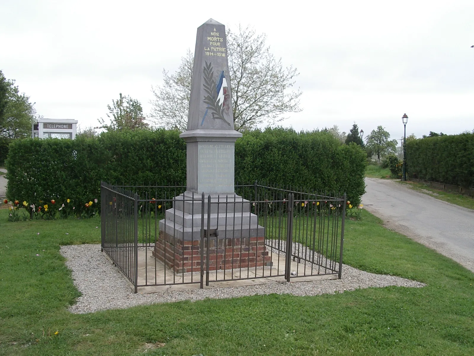 Photo showing: Monument aux morts de Gisay-la-Coudre (France, Eure)