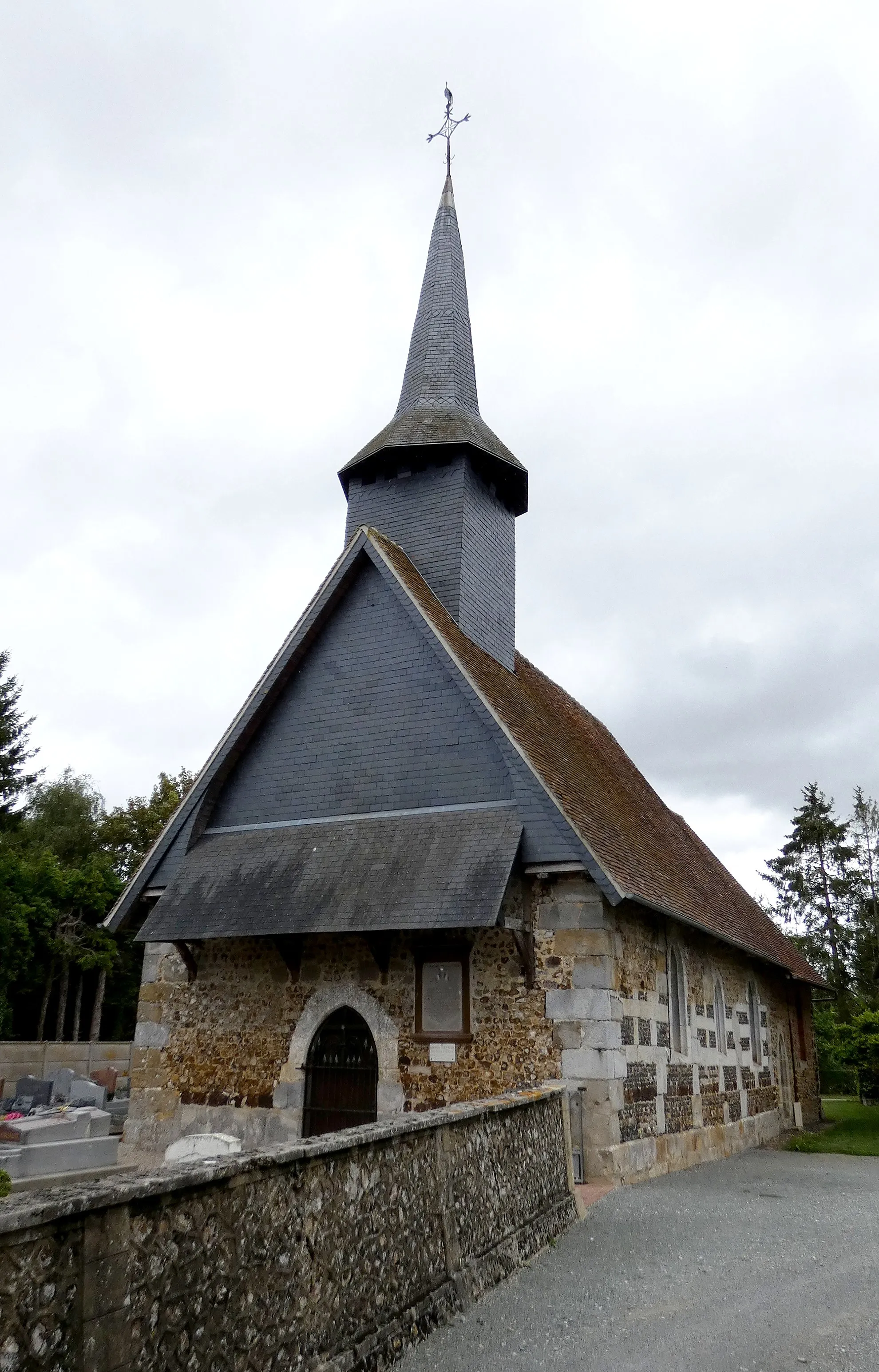Photo showing: Mesnil-Rousset (Normandie, France). L'église Saint-Jean-Baptiste ou Saint-Firmin.