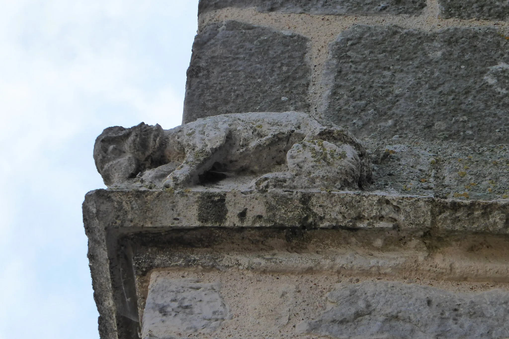 Photo showing: chimère sculptée du clocher, église Saint-Rémi du Boullay-Mivoye, Eure-et-Loir, France.