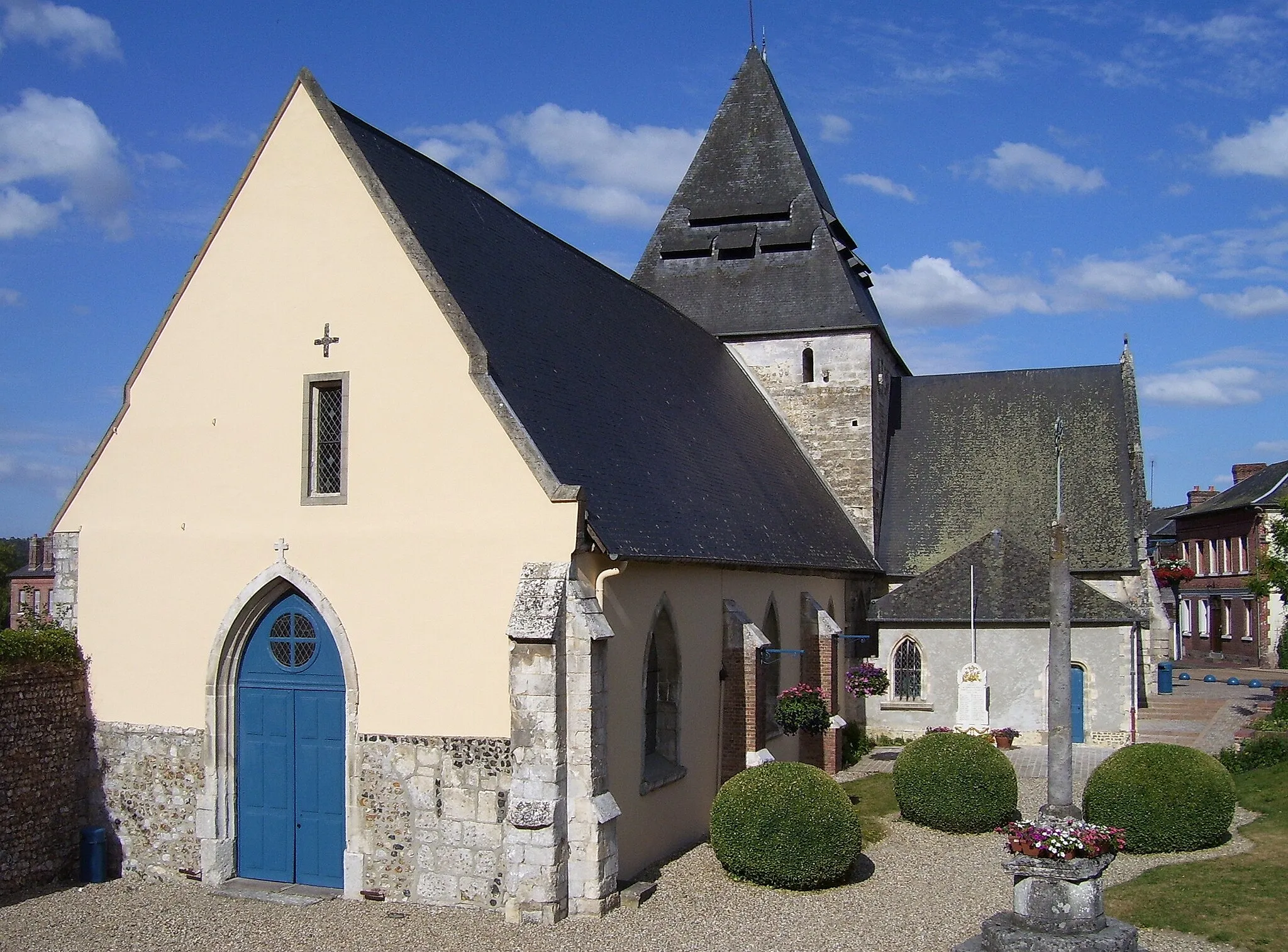 Photo showing: Church Saint-Ouen of Saint-Philbert-sur-Risle (Eure, France).
