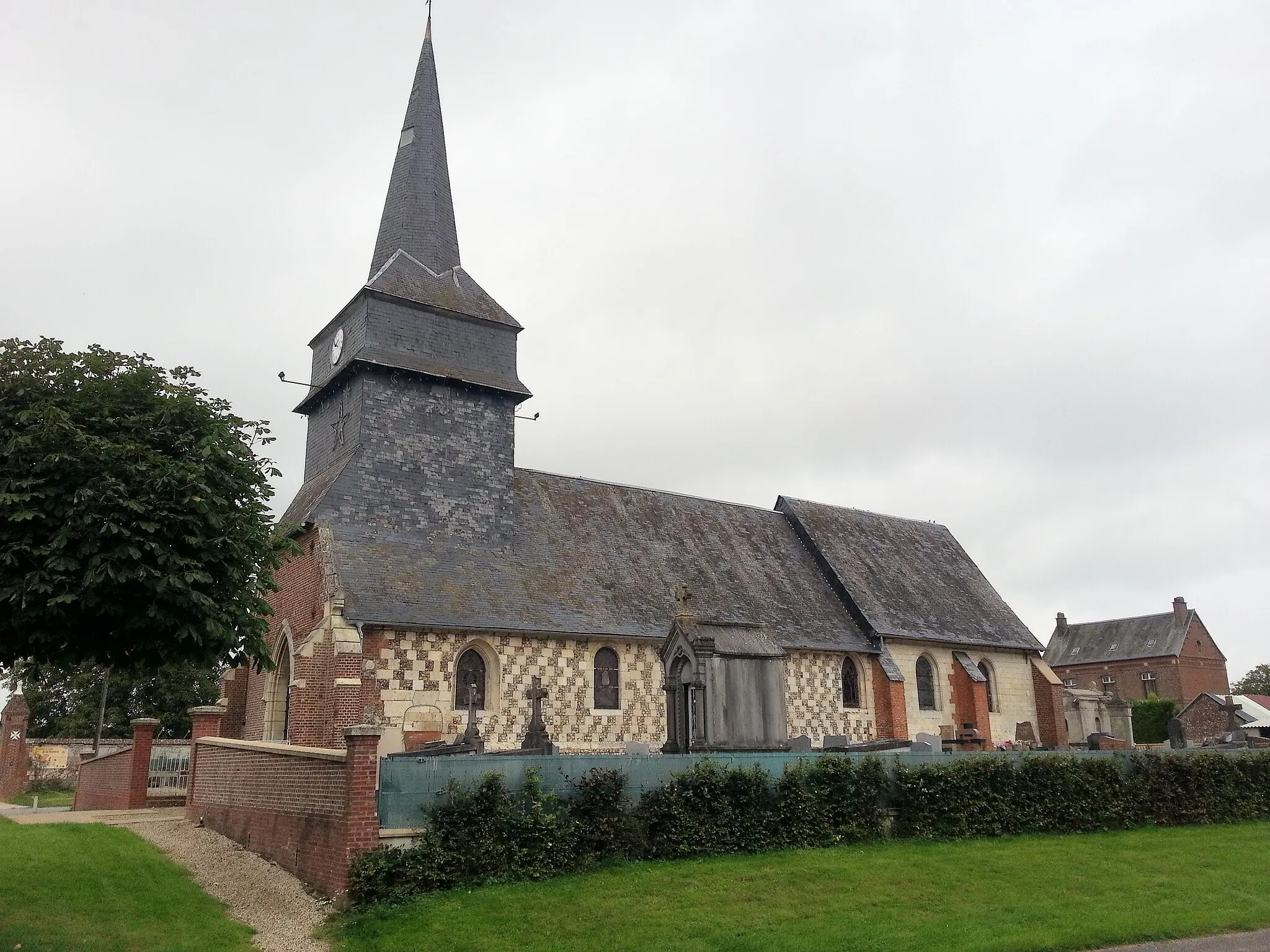 Photo showing: Fourcigny : L'Église Saint-Jean-Baptiste