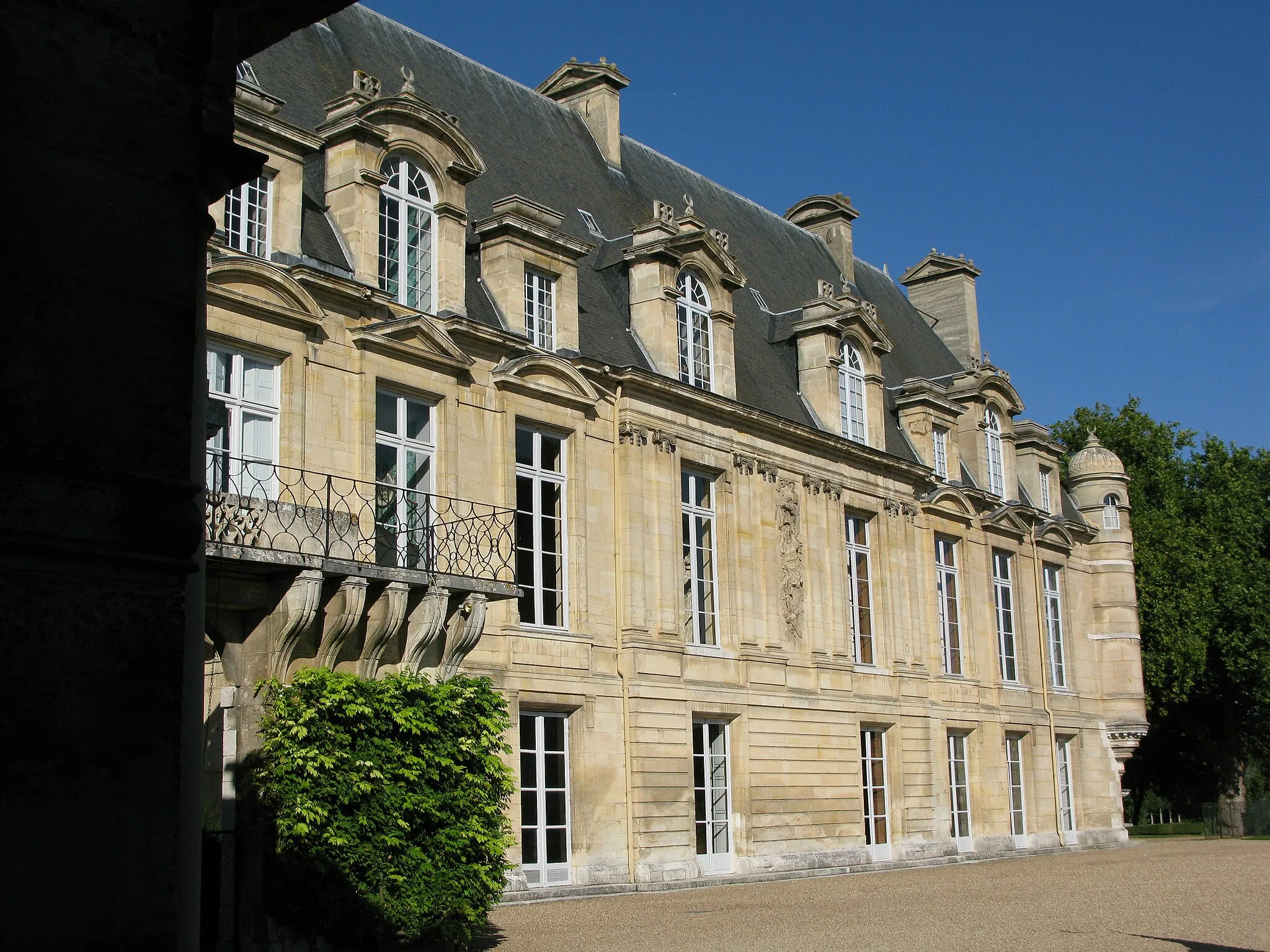 Photo showing: Le château d'Anet est un château Renaissance, situé en Eure-et-Loir, France

Le château construit pour Diane de Poitiers par Philibert de l'Orme