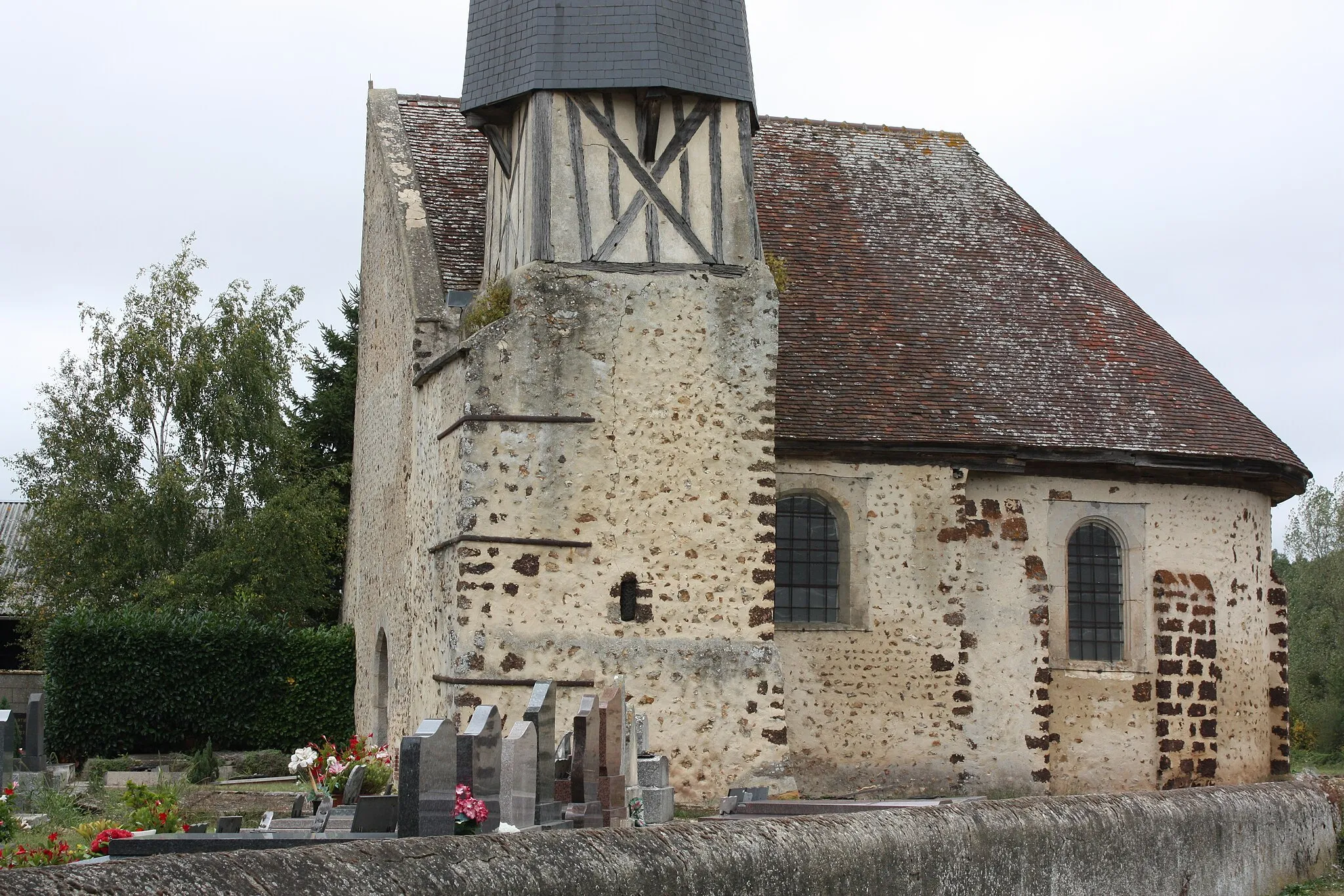 Photo showing: Saint-Lubin-de-Cravant - Eglise Saint-Lubin
Vue du Sud