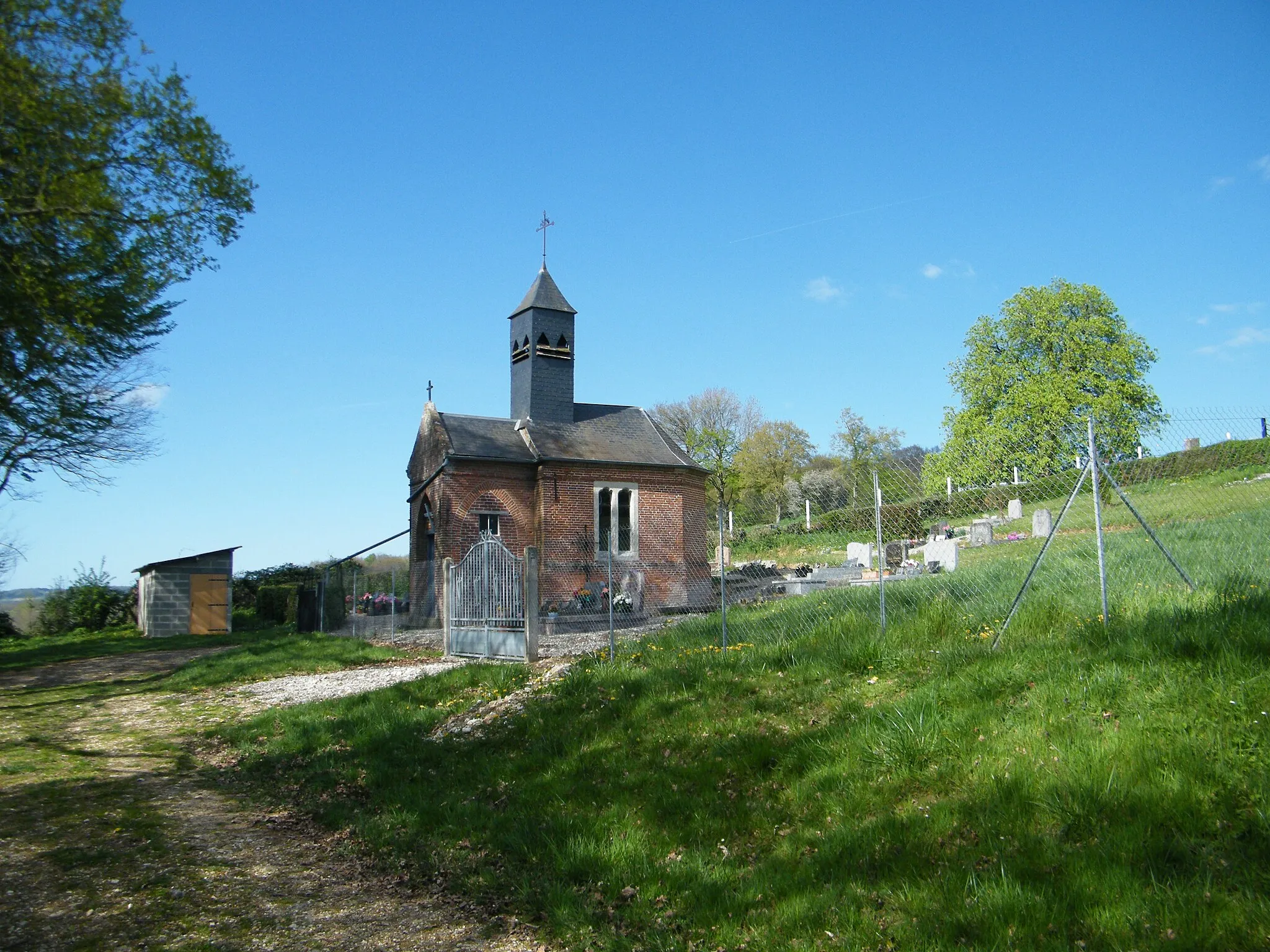 Photo showing: Chapelle, dominant la Bresle.