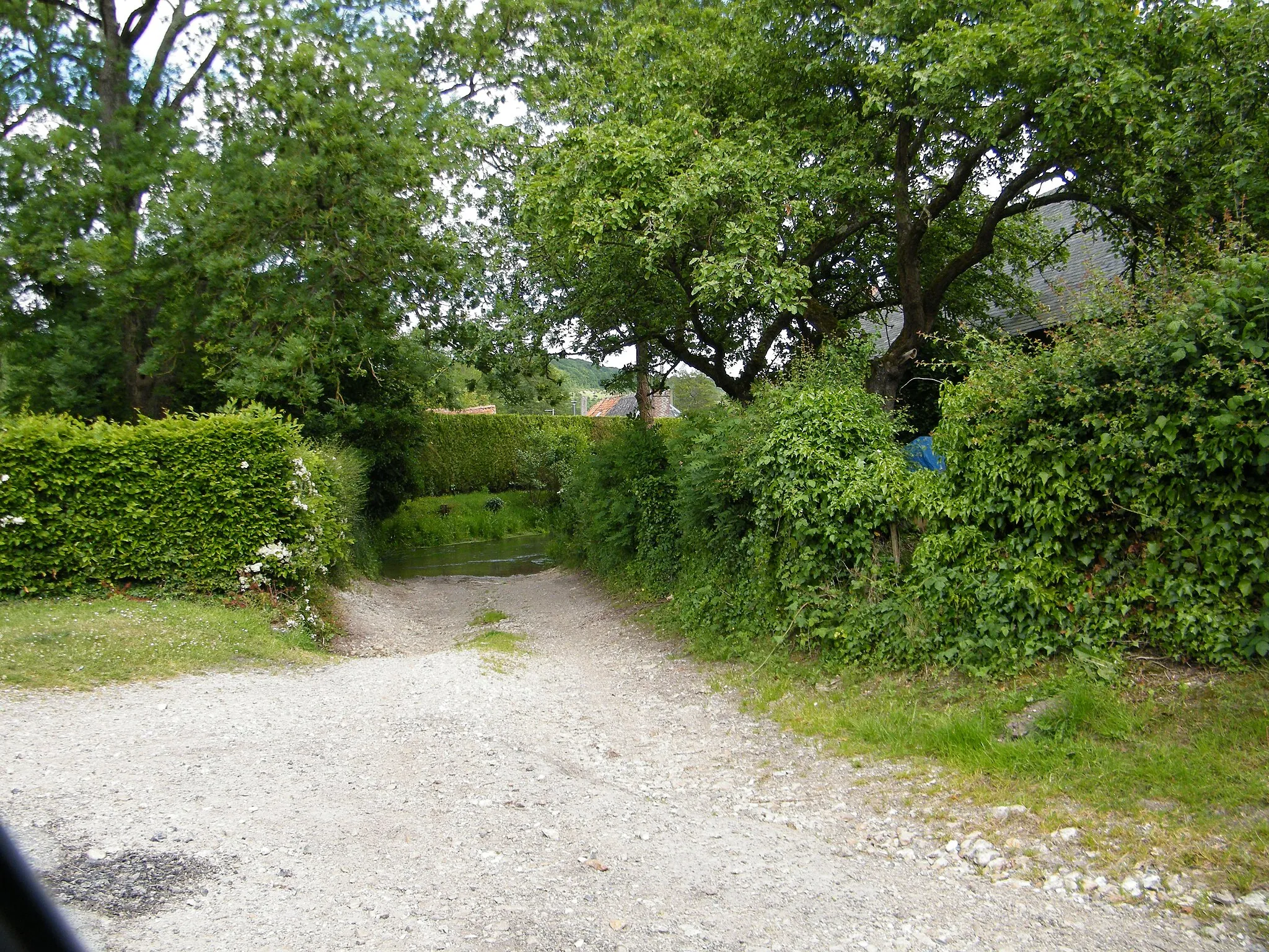 Photo showing: L'abreuvoir, sur l'Yères.