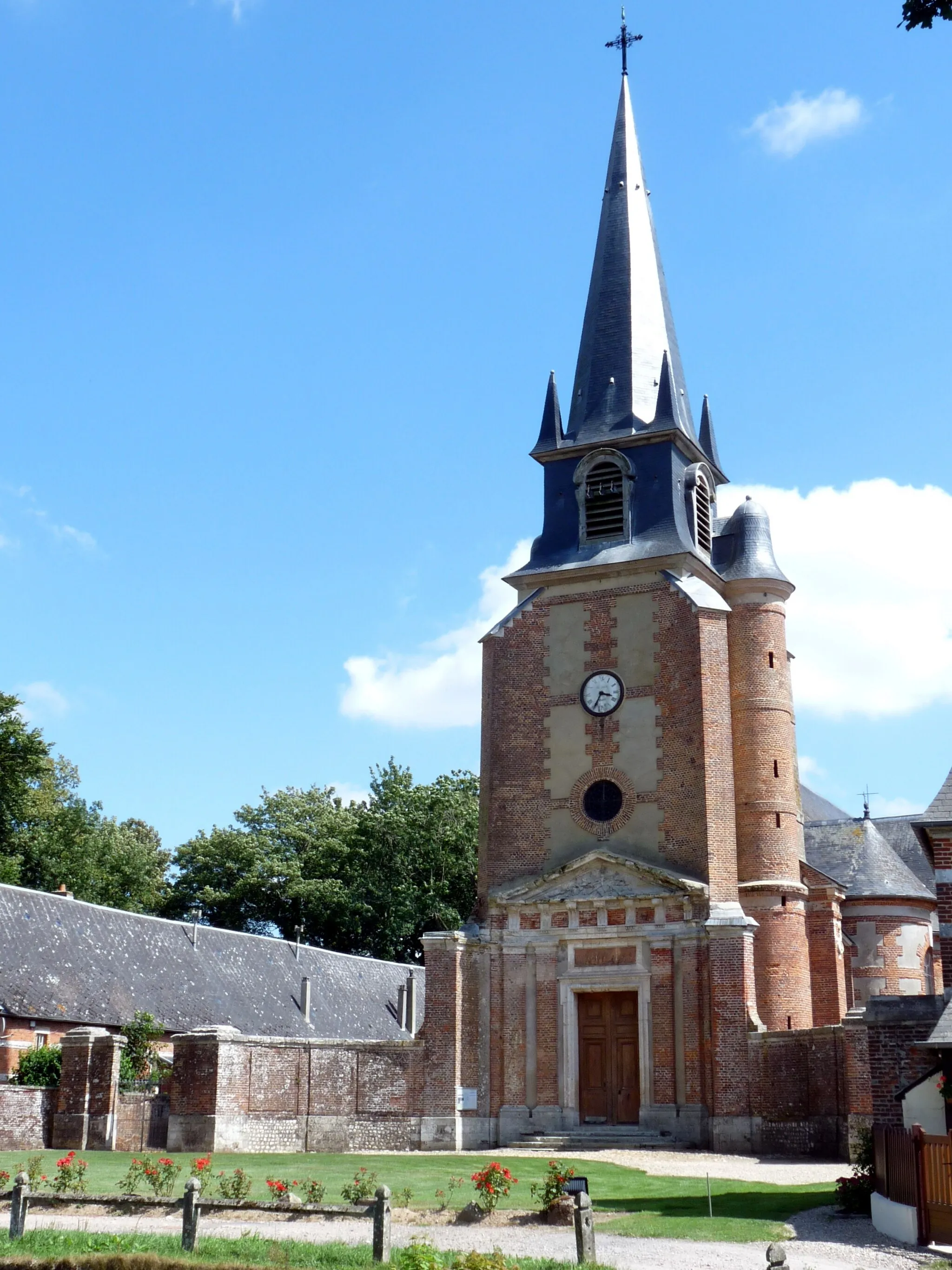 Photo showing: Église Saint-Pierre-Saint-Paul.