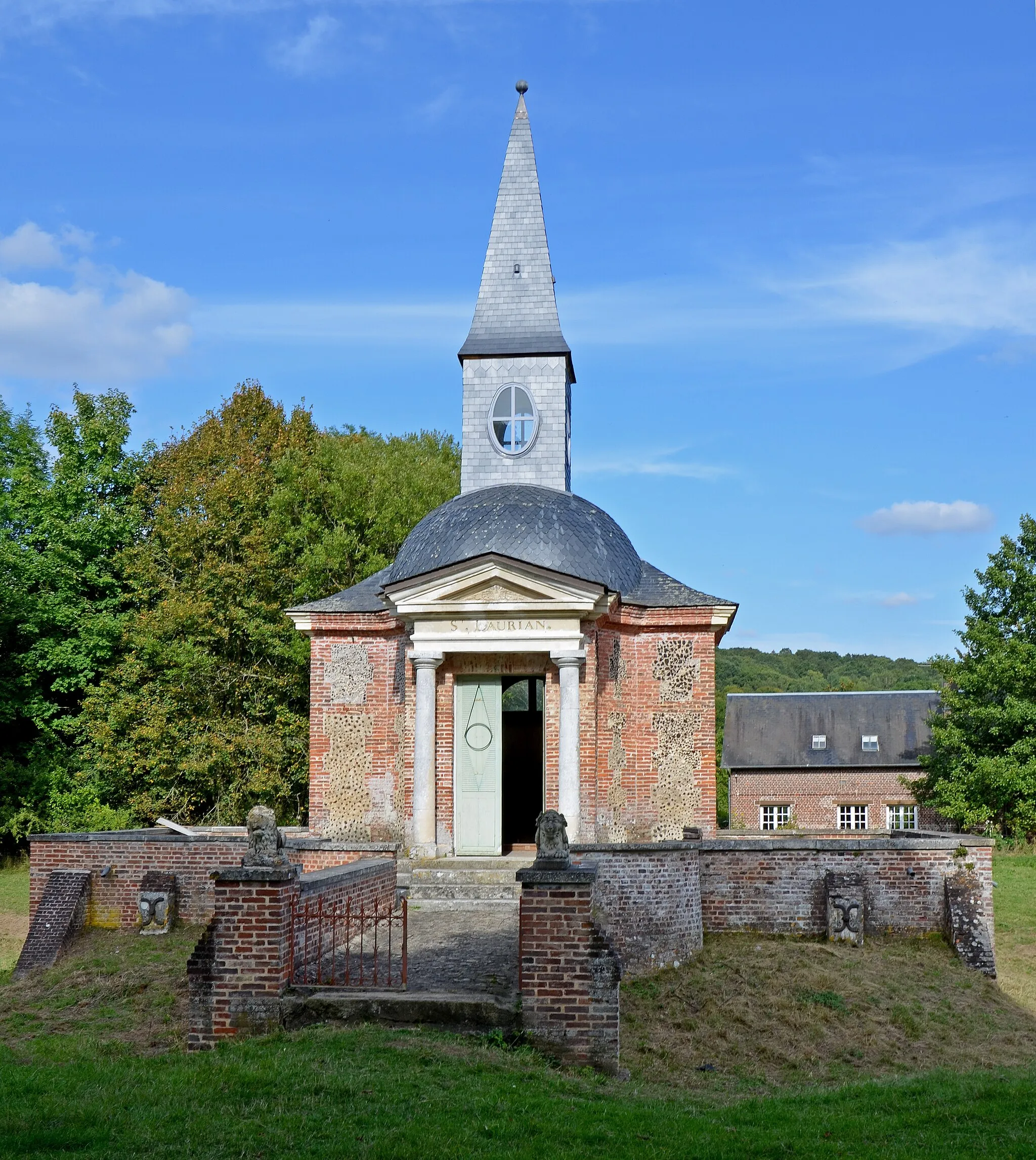 Photo showing: Chapelle funéraire St-Laurian à St-Denis-le-Thiboult, Seine-Maritime,, Normandie, France