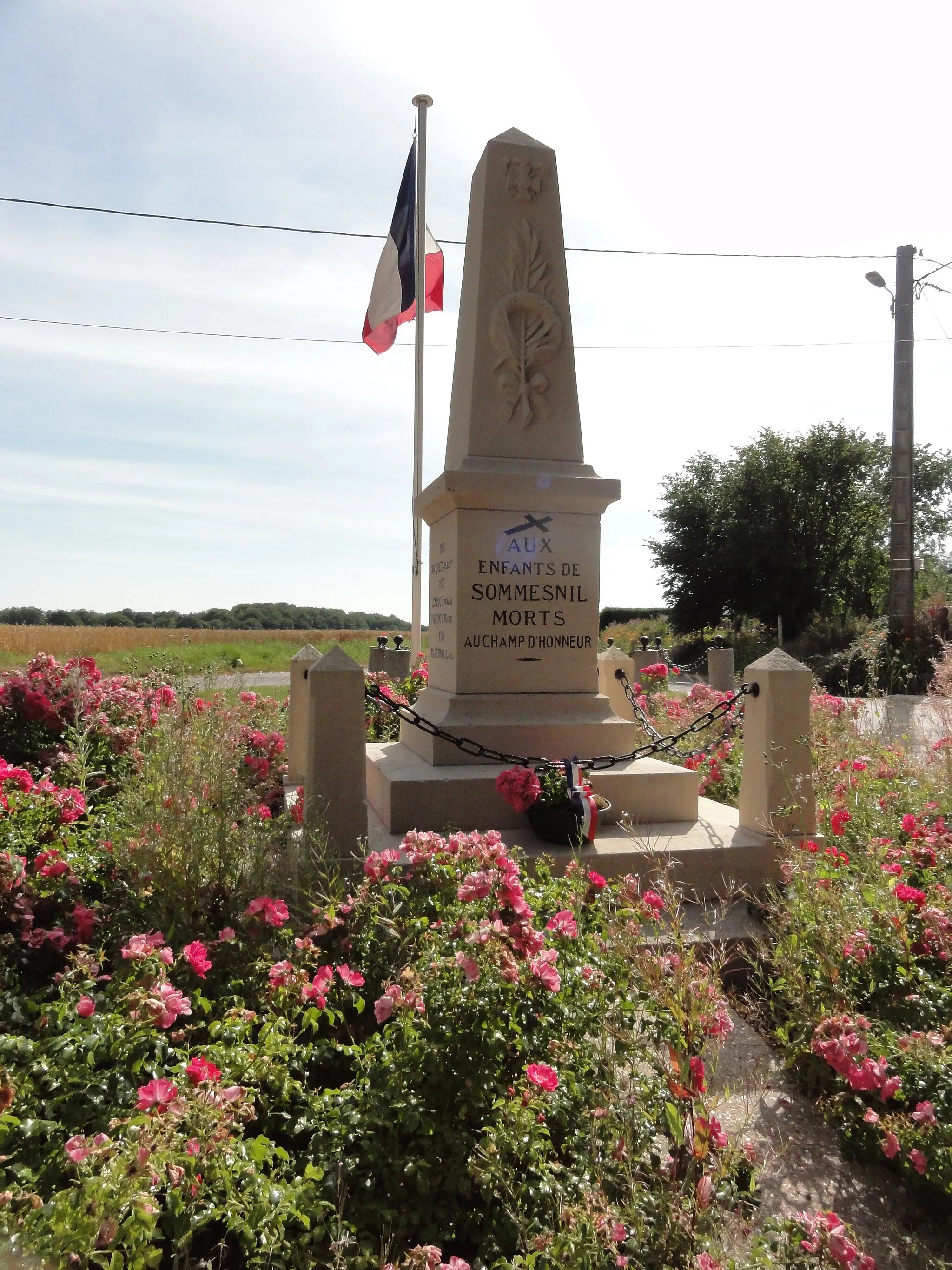 Photo showing: Sommesnil (Seine-Mar.) monument aux morts