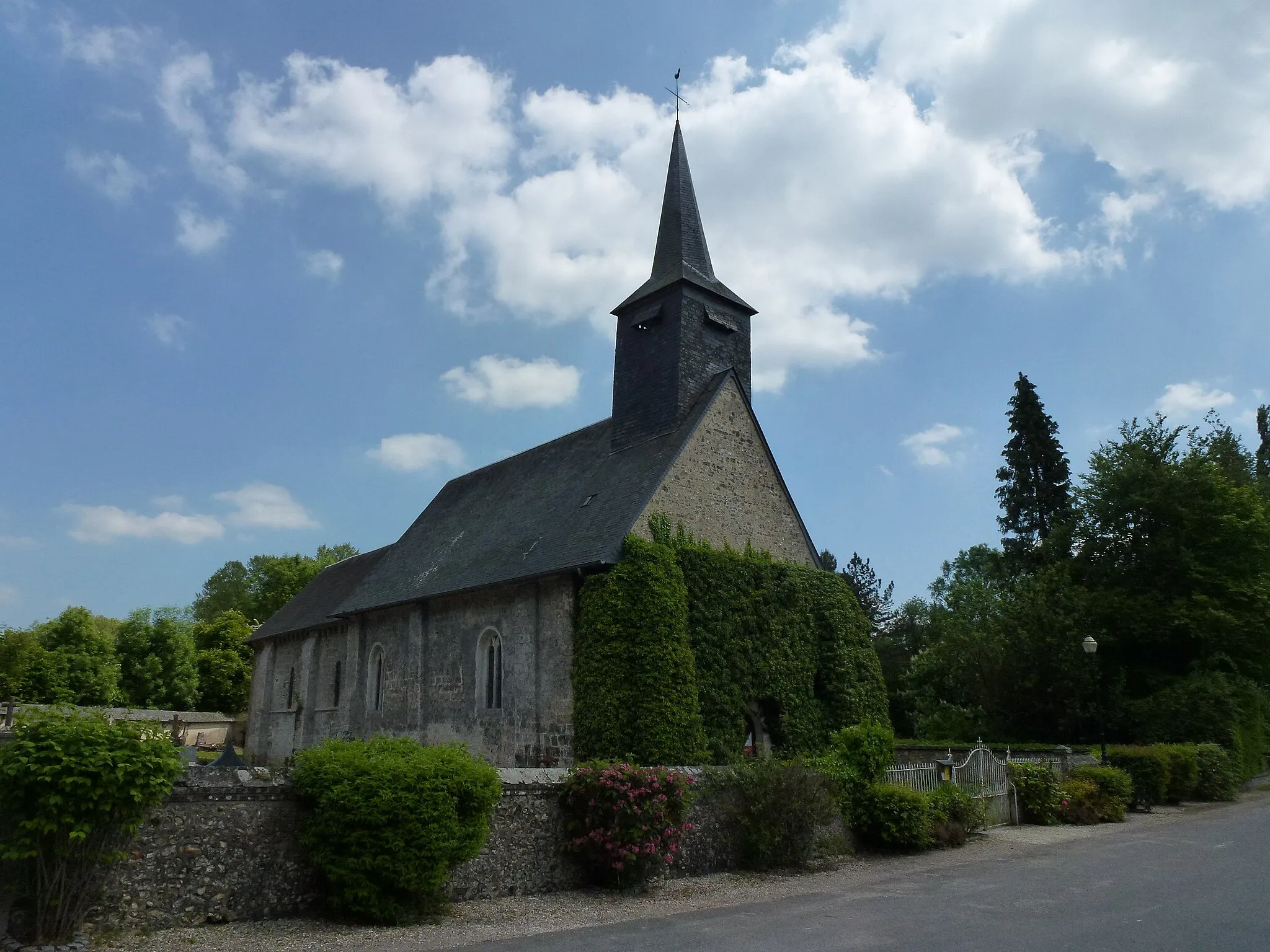 Photo showing: Bailleul-la-Vallée (Eure, Fr) église Notre-Dame-du-Rosaire.