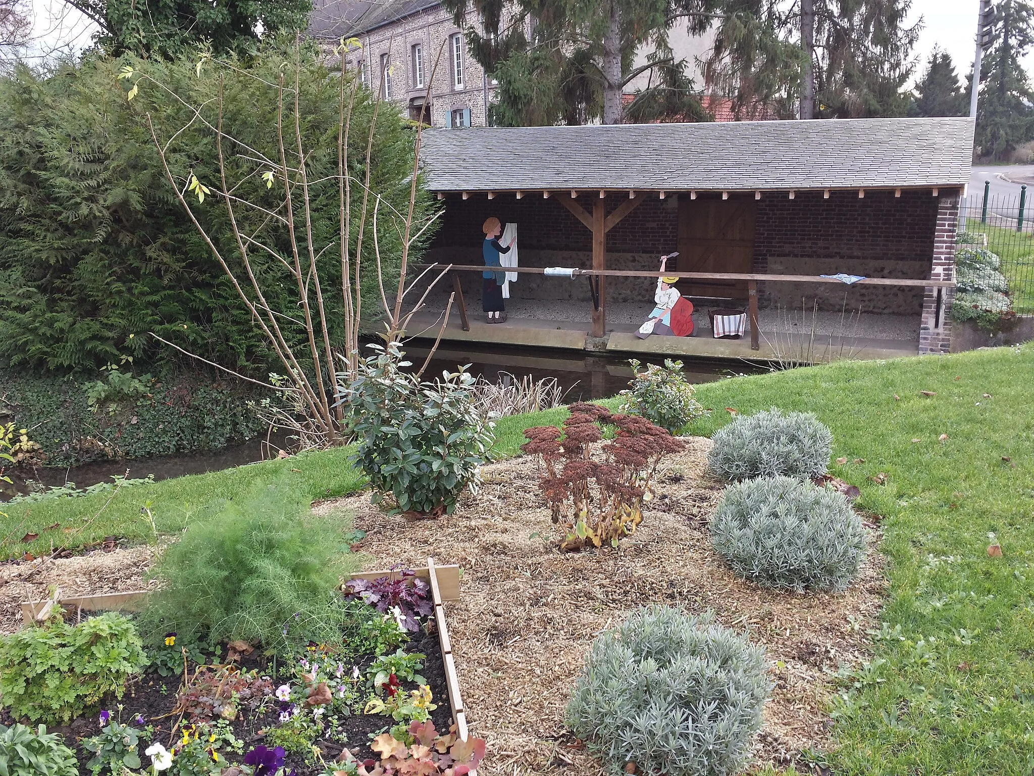 Photo showing: Lavoir restauré