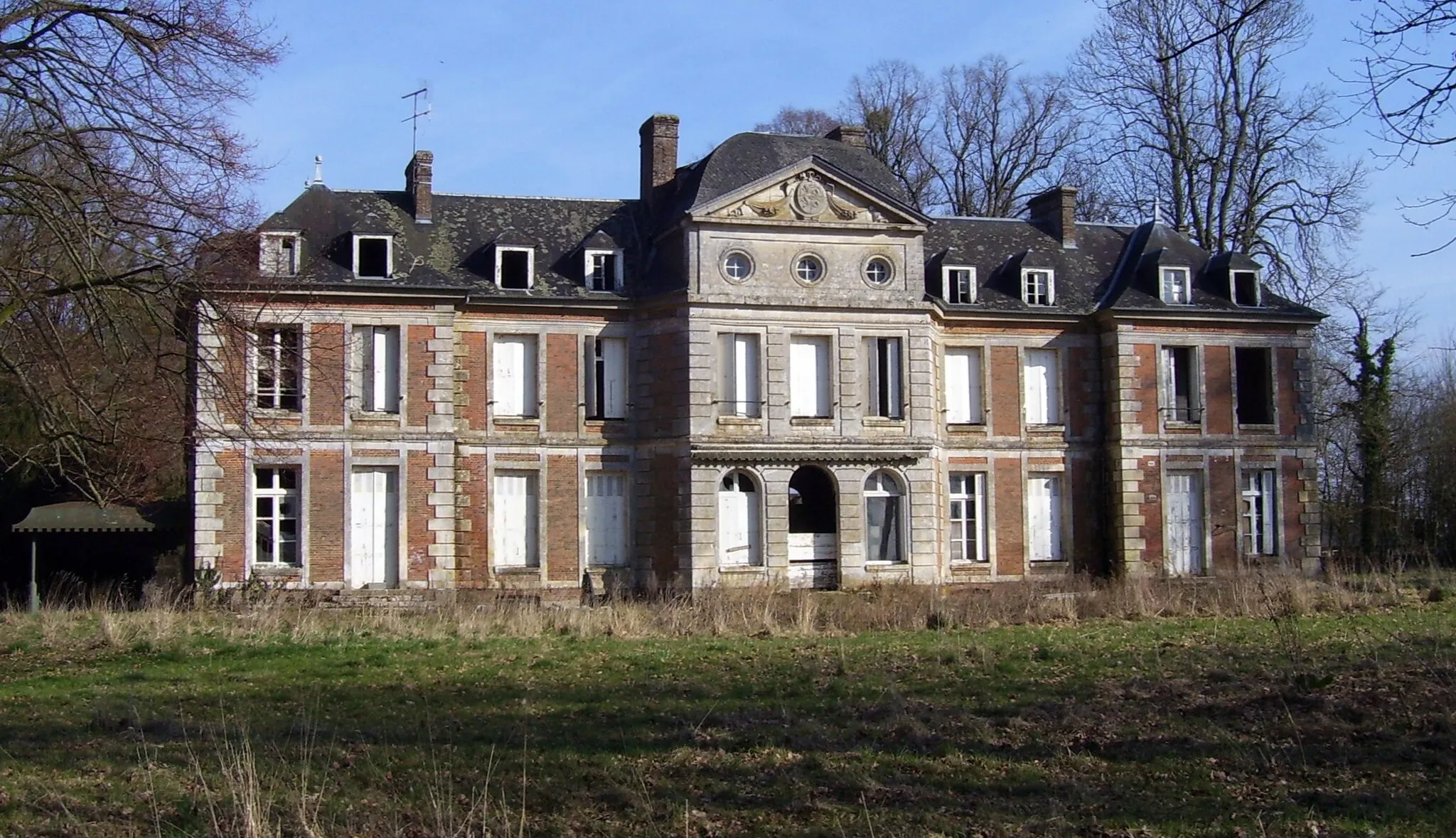 Photo showing: Castle of Giverville in the French departement Eure, in upper Normandy, built in 18th century. Ancestral seat of the family "de Giverville".