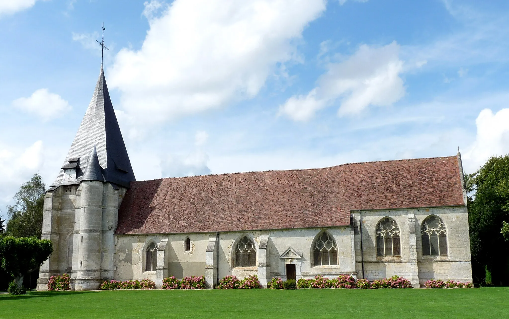 Photo showing: This building is indexed in the base Mérimée, a database of architectural heritage maintained by the French Ministry of Culture, under the reference PA00099436 .