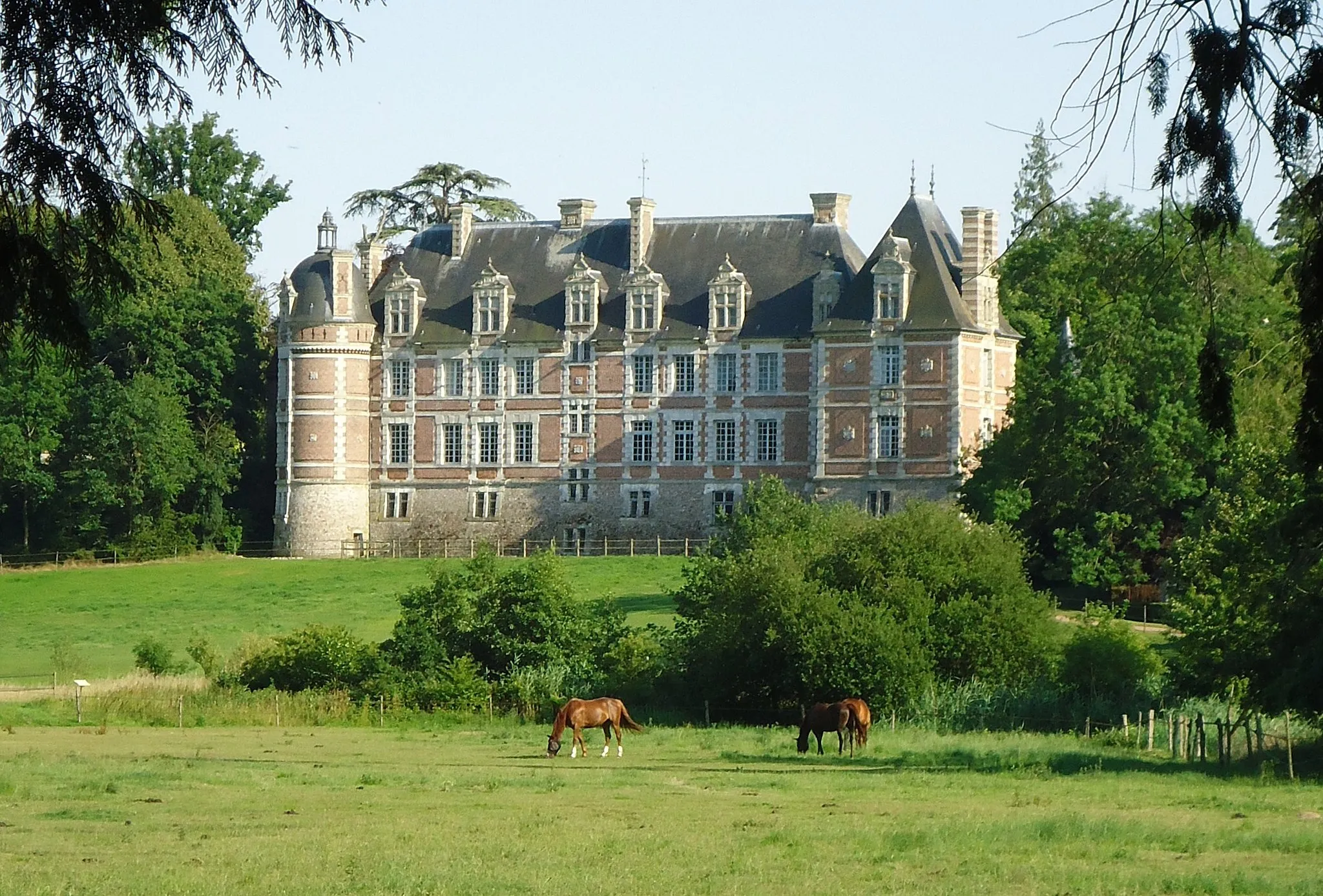 Photo showing: Facade Nord du Chateau de Chambray - Gouville - Eure (27)