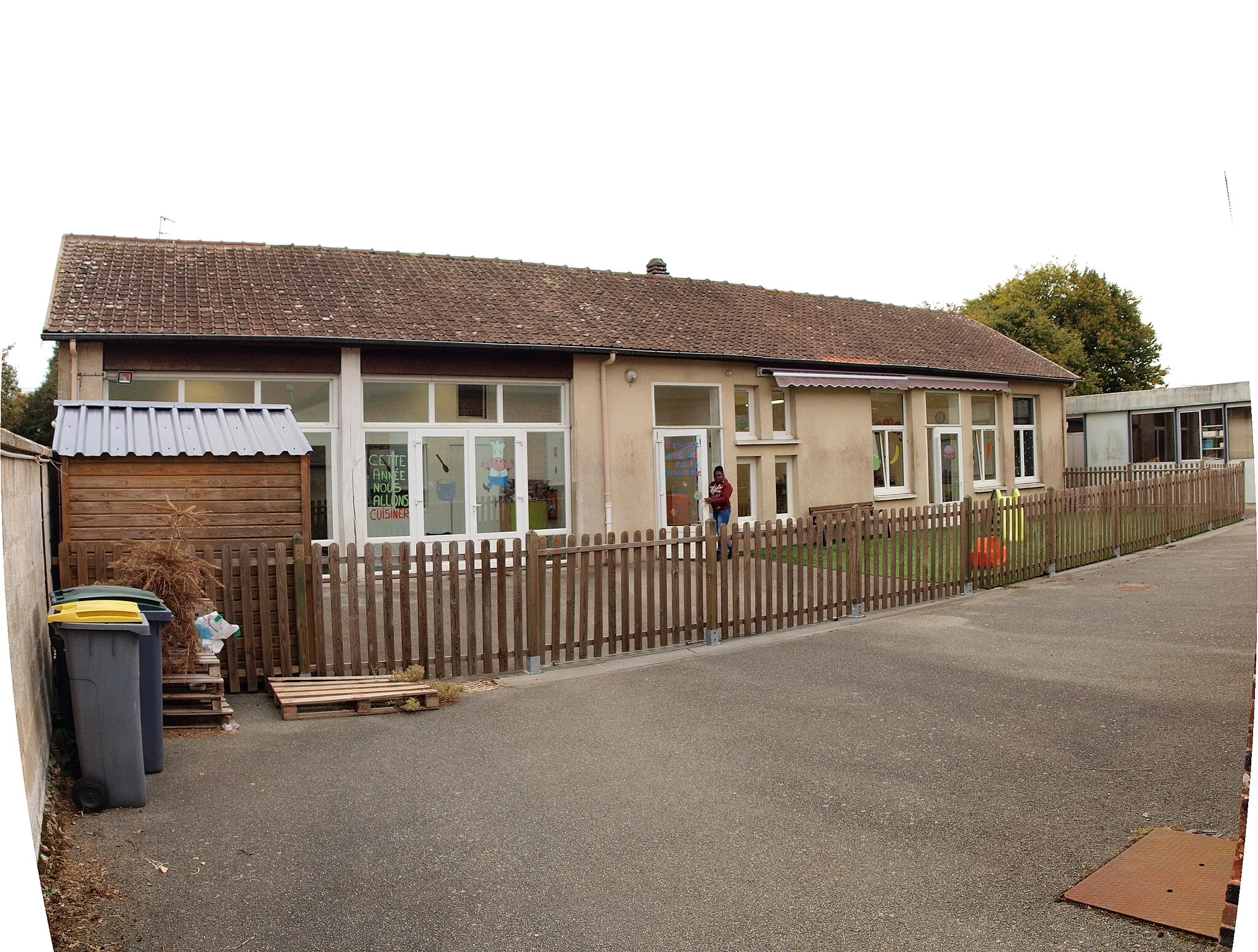 Photo showing: Le Chesne (Eure, France)  ; ancienne école communale du Chesne, devenue la crèche de la nouvelle commune de Marbois