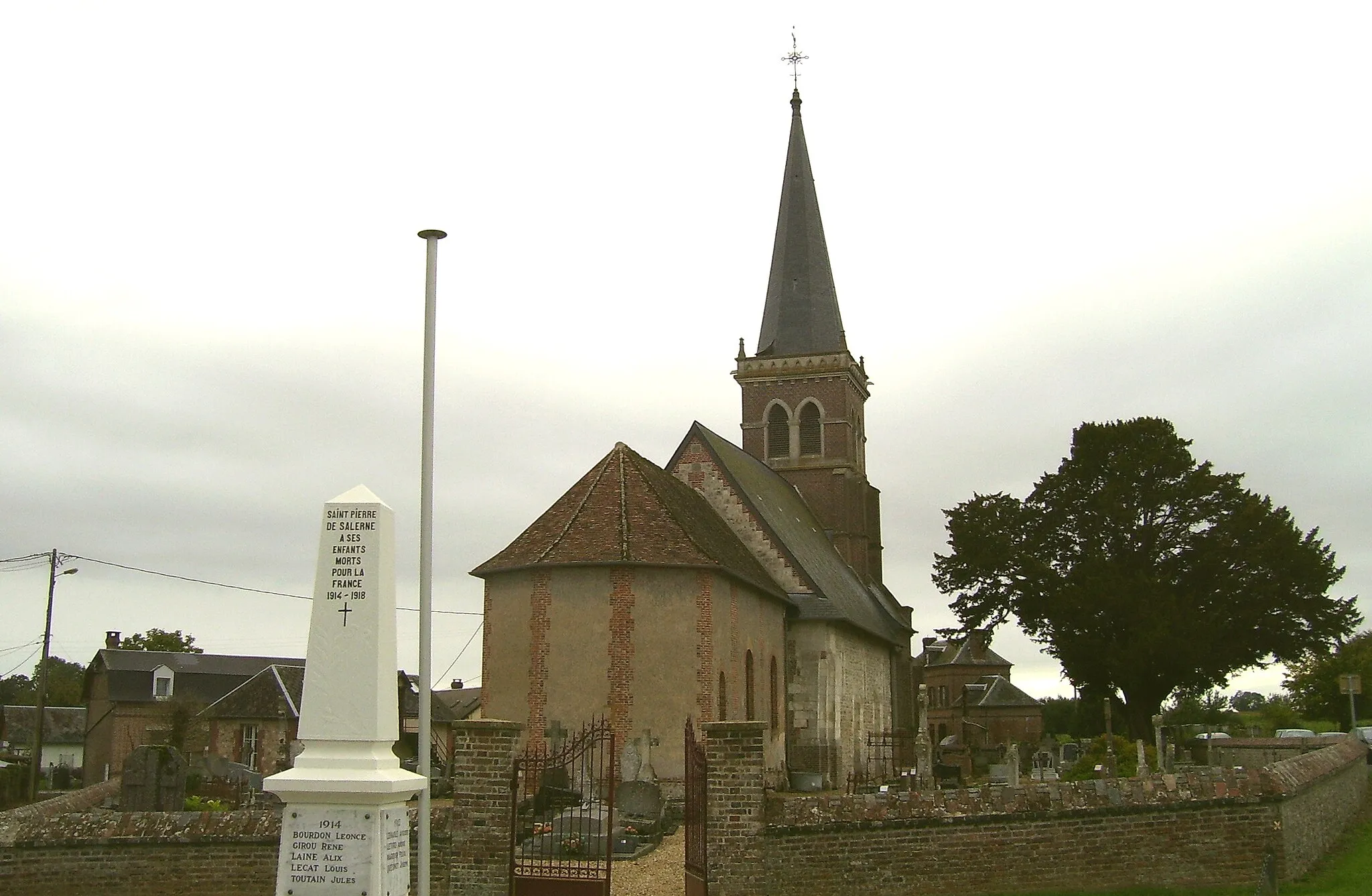 Photo showing: Church of Saint-Pierre-de-Salerne (Eure, Haute-Normandie, France).