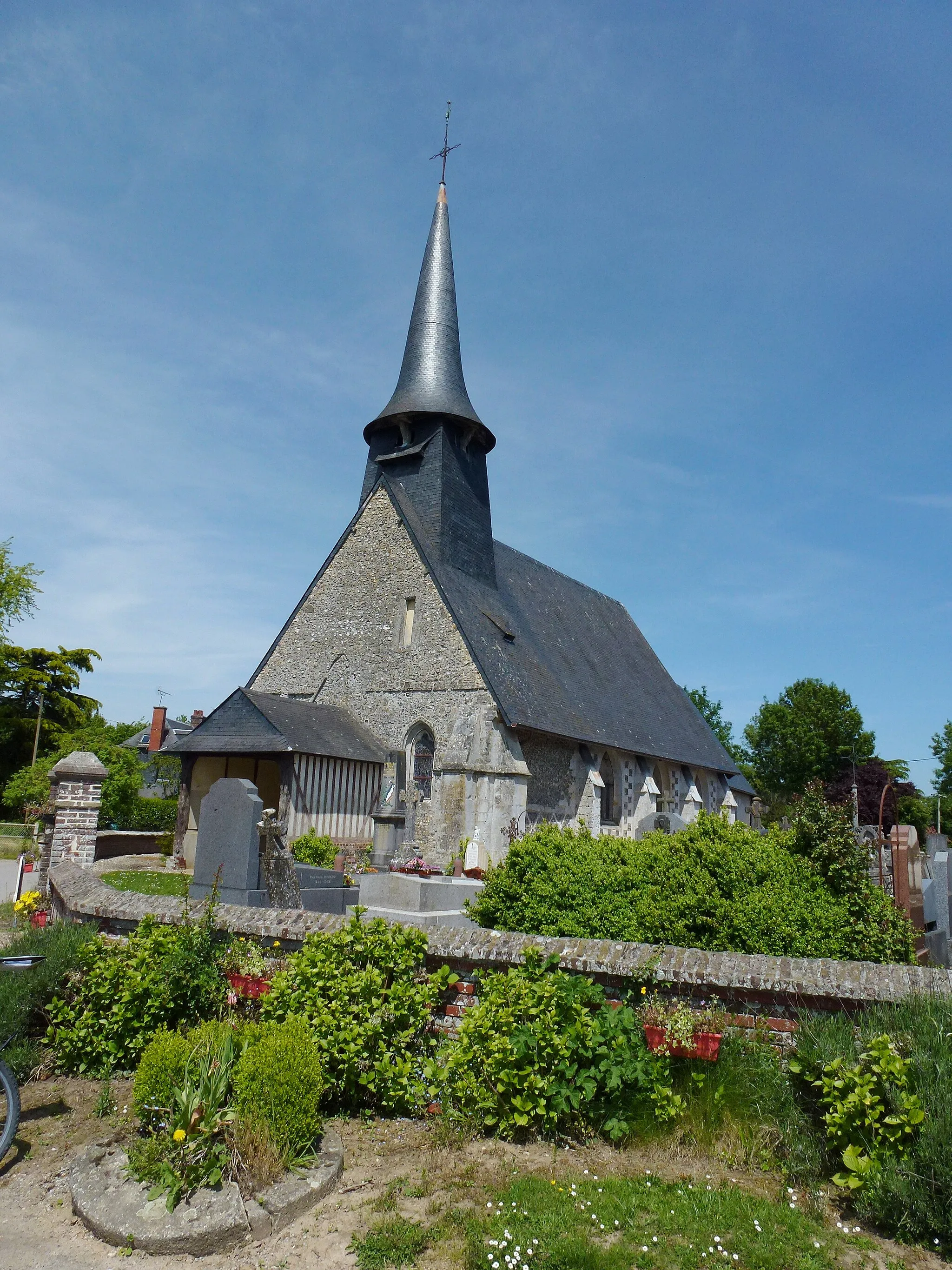 Photo showing: This building is inscrit au titre des monuments historiques de la France. It is indexed in the base Mérimée, a database of architectural heritage maintained by the French Ministry of Culture, under the references PA00099398 and IA00051118 .