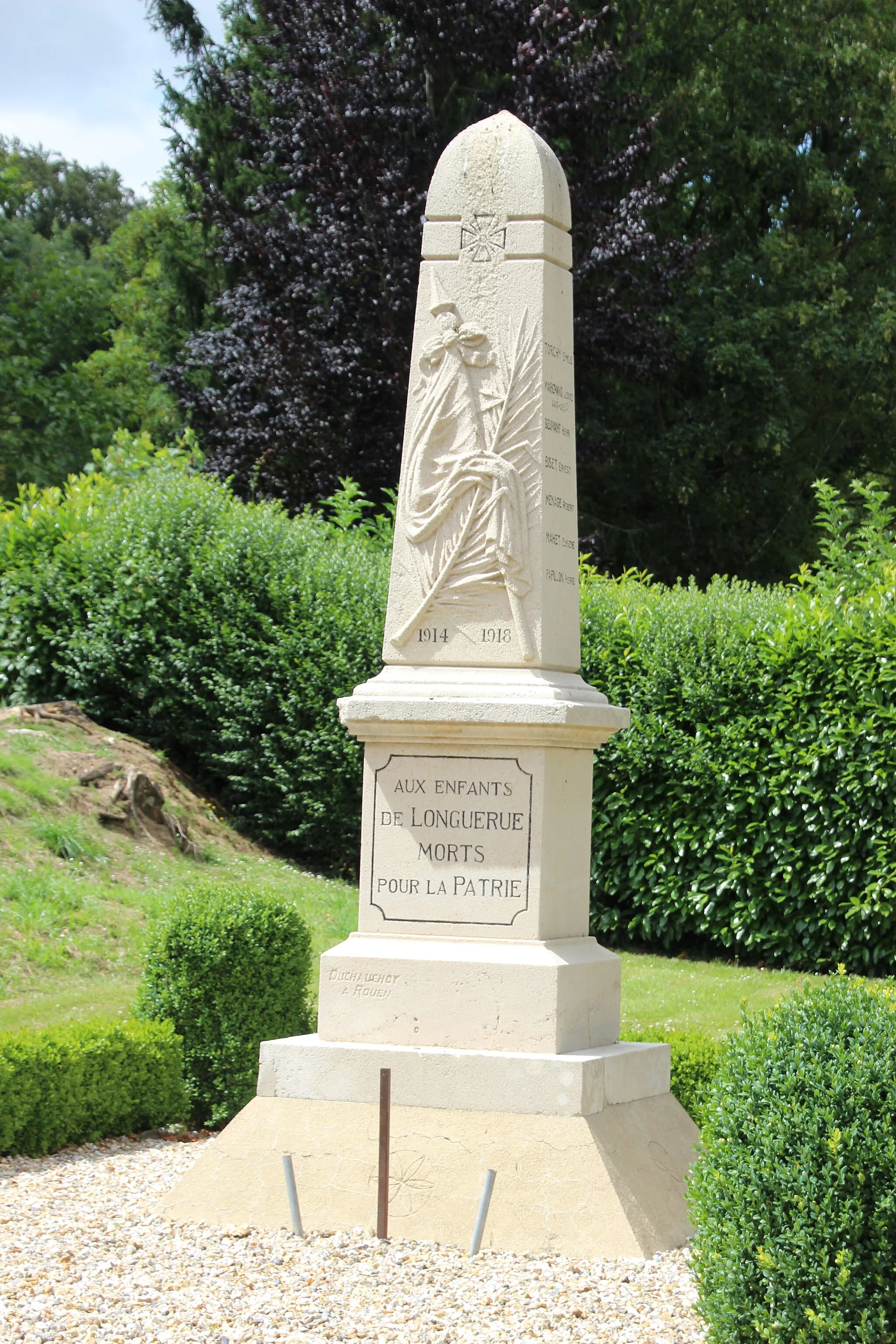 Photo showing: Monument aux morts Longuerue