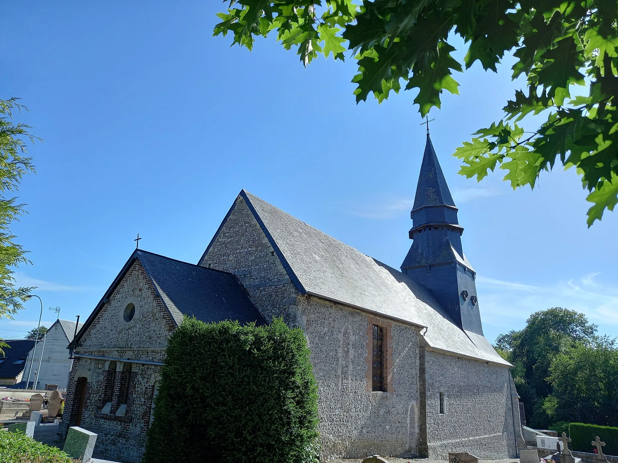 Photo showing: église Saint-Vaast de Saint-Vaast-du-Val (église située en Seine-Maritime, en France)