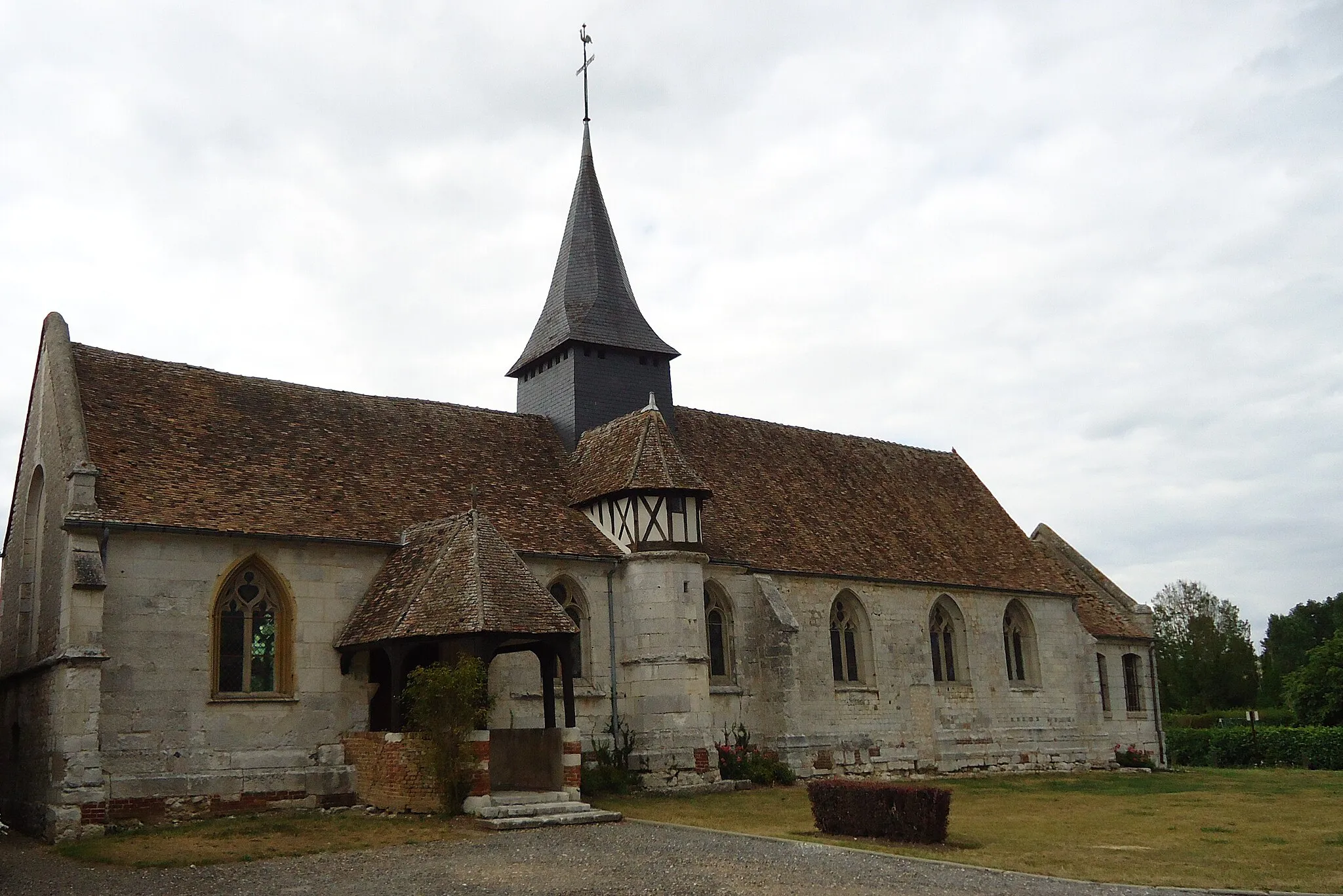 Photo showing: Pinterville - Eglise de la Sainte-Trinité (XVe & XVIe)