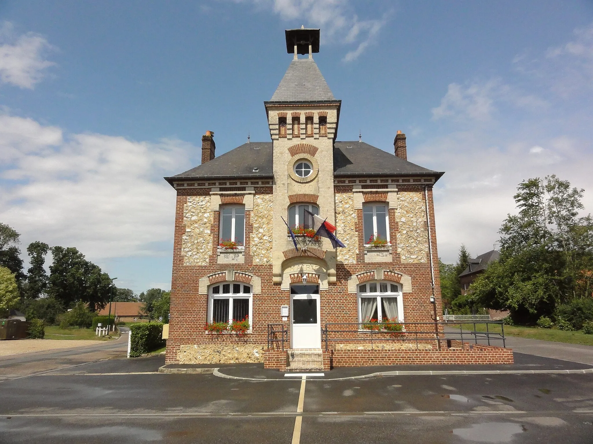 Photo showing: Harcanville (Seine-Mar.) mairie