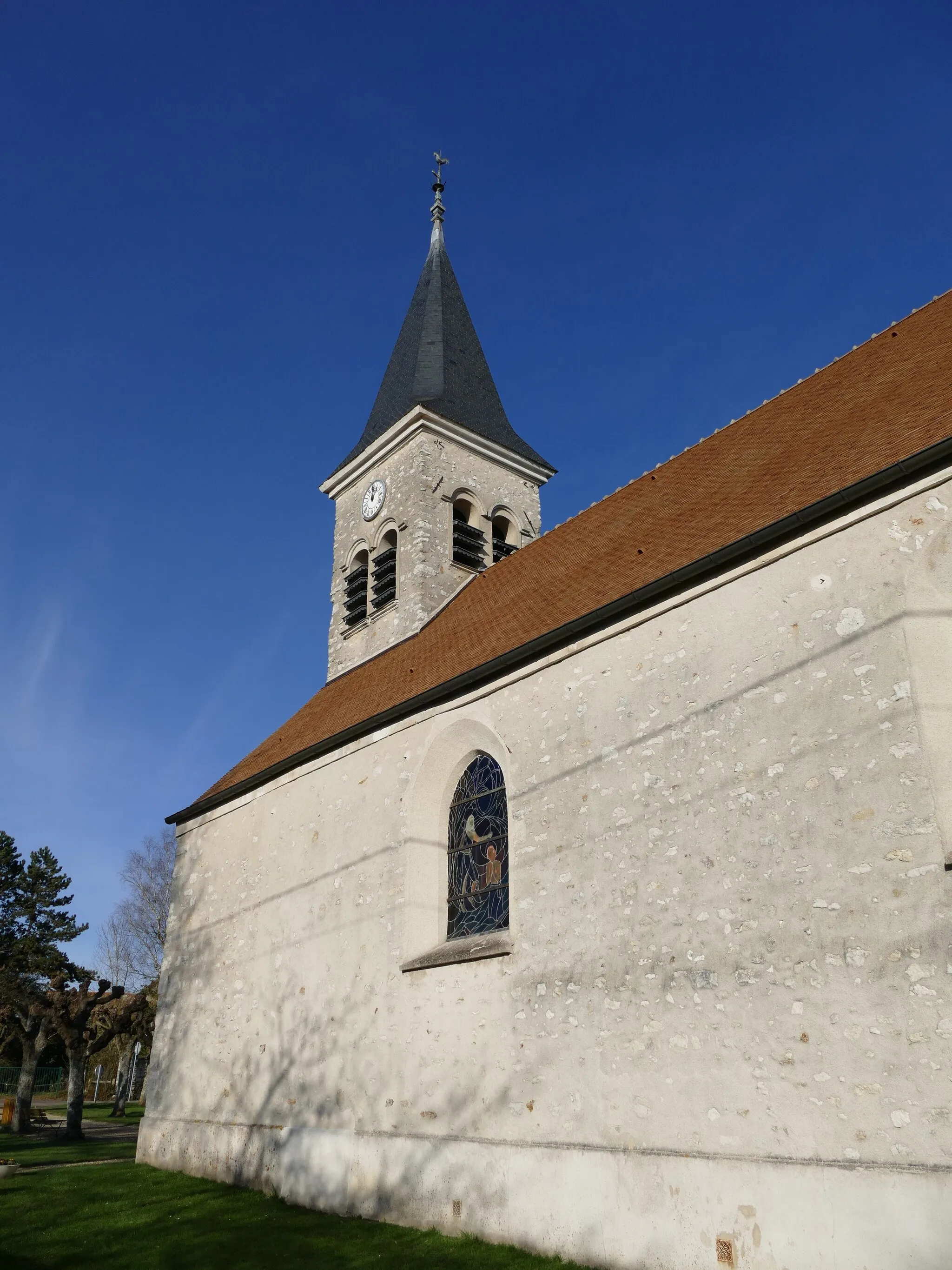 Photo showing: Saint-Nicolas' church in Fontenay-Mauvoisin (Yvelines, Île-de-France, France).