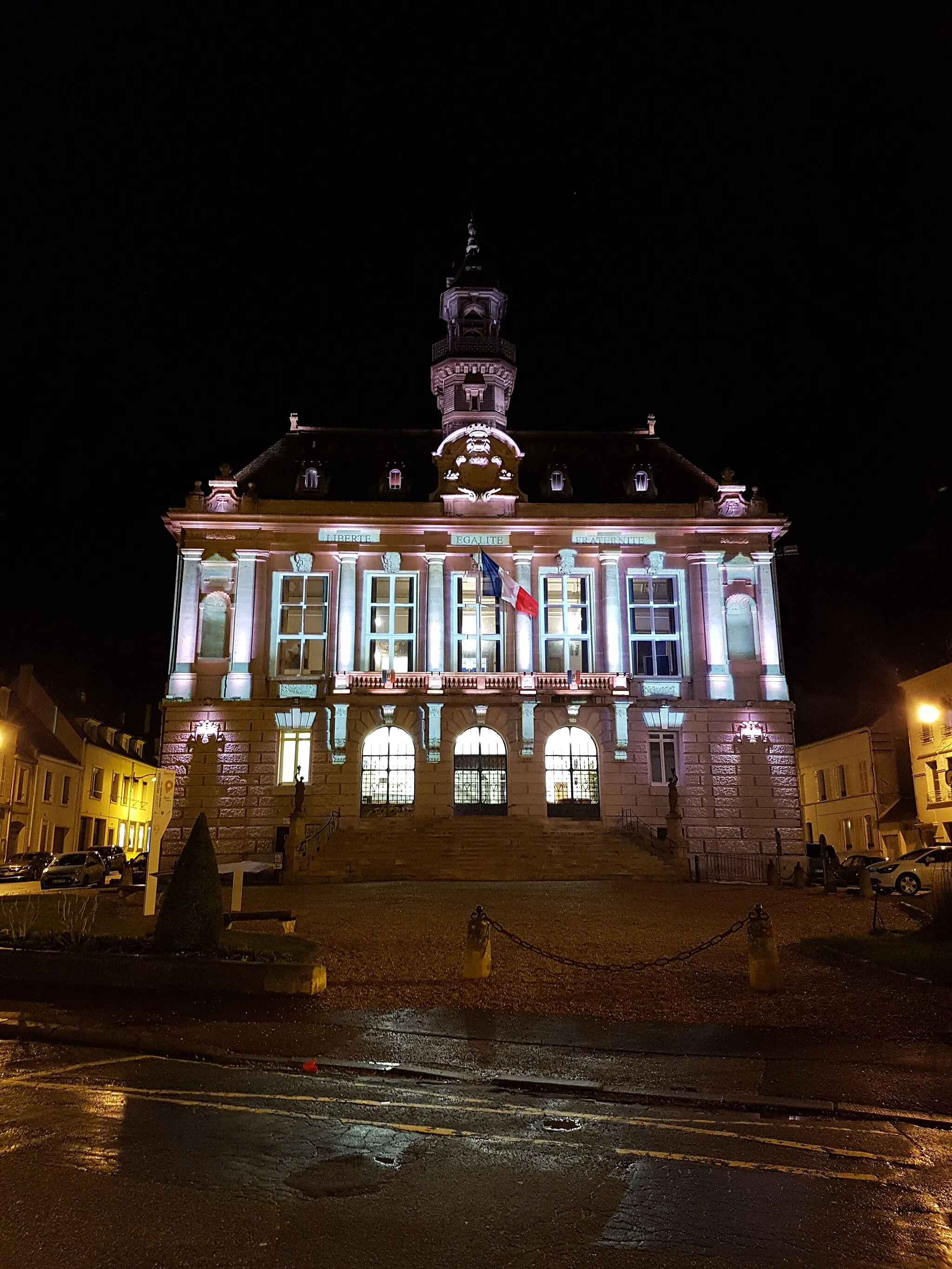 Photo showing: Mairie de Vernon.