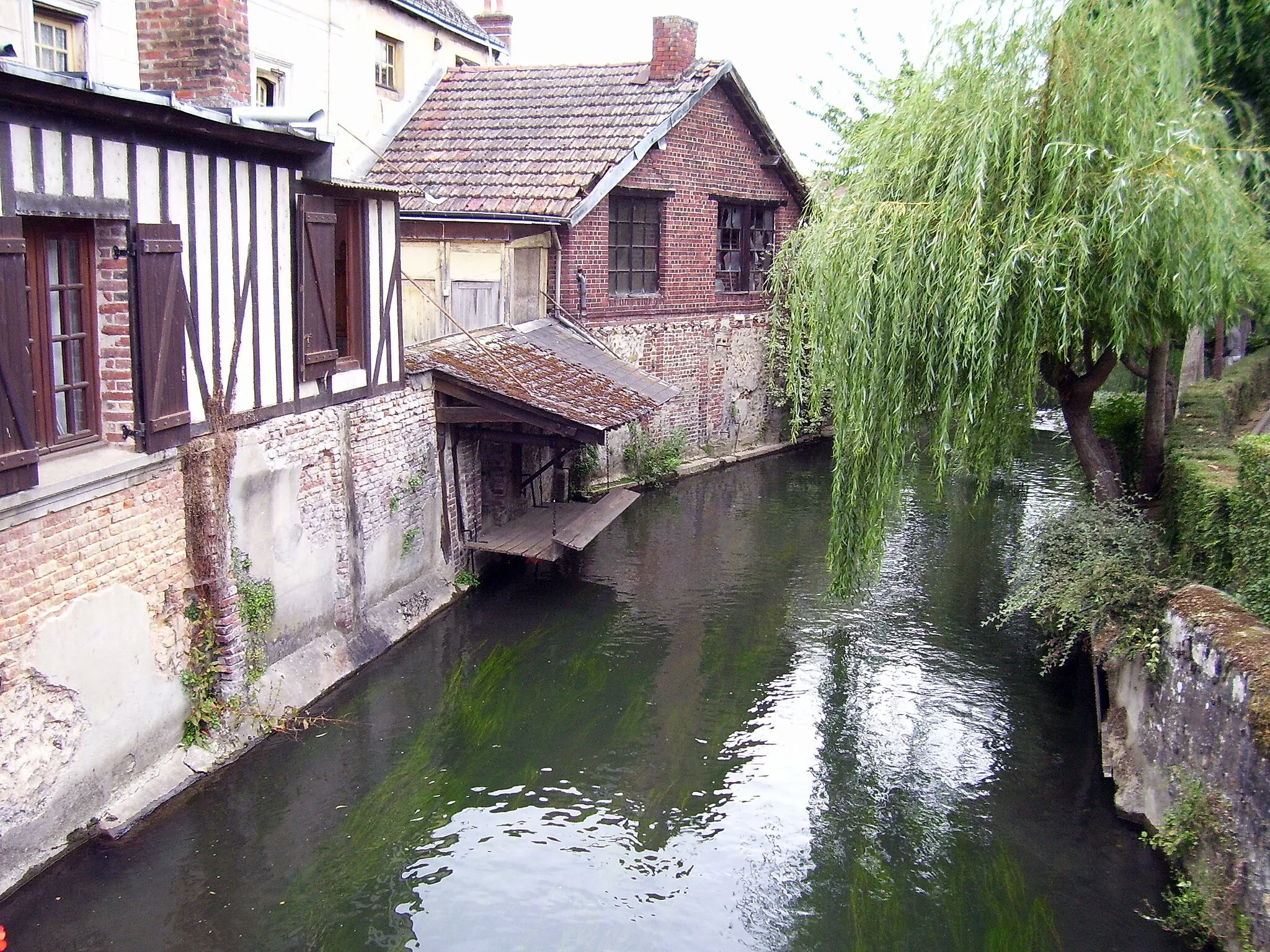 Photo showing: The Charentonne in Bernay (Eure, Haute-Normandie, France).