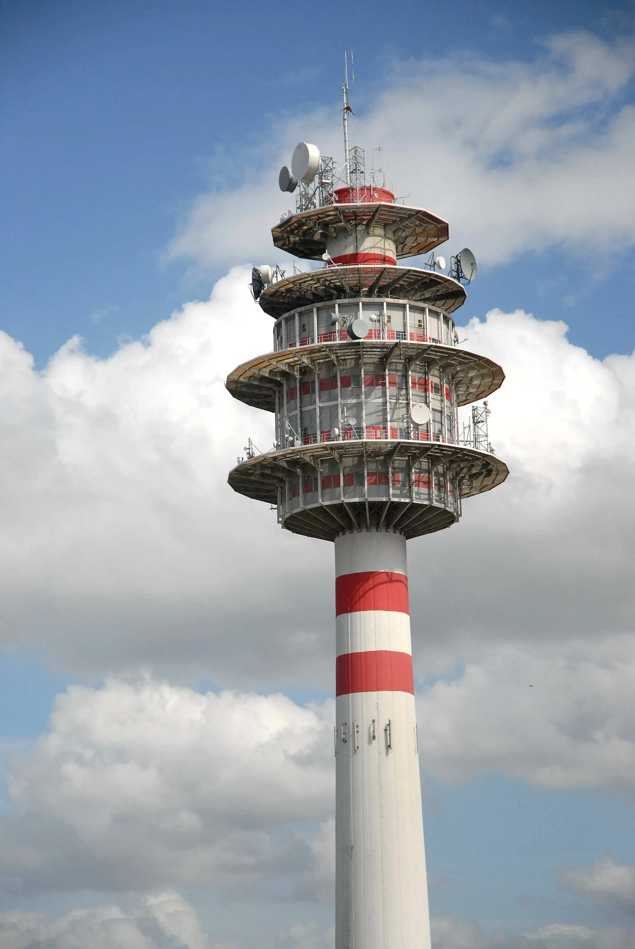 Photo showing: Radio tower of Le Mesnil-Esnard