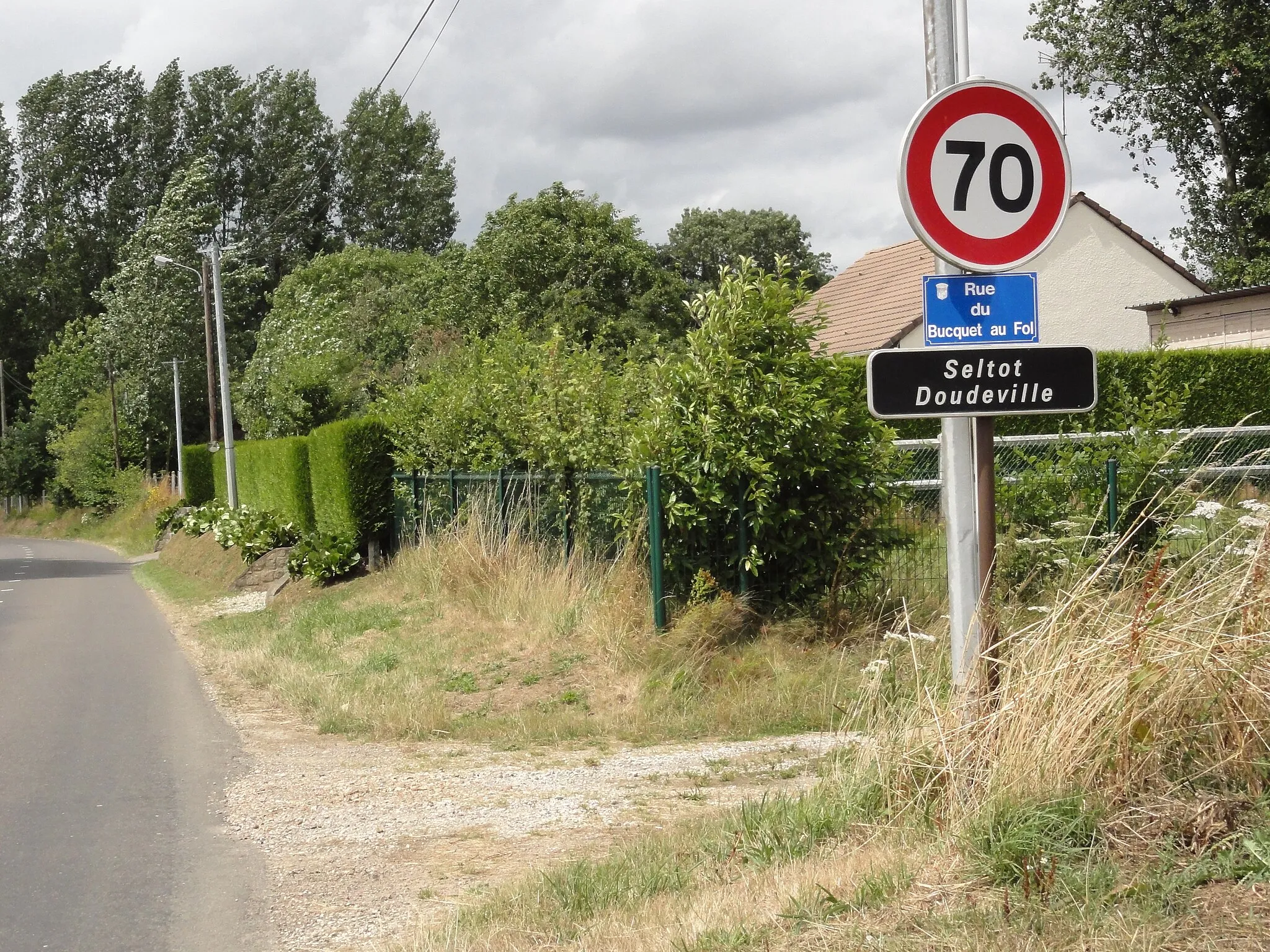 Photo showing: Doudeville (Seine-Mar.) entrée de Seltot (Doudeville)