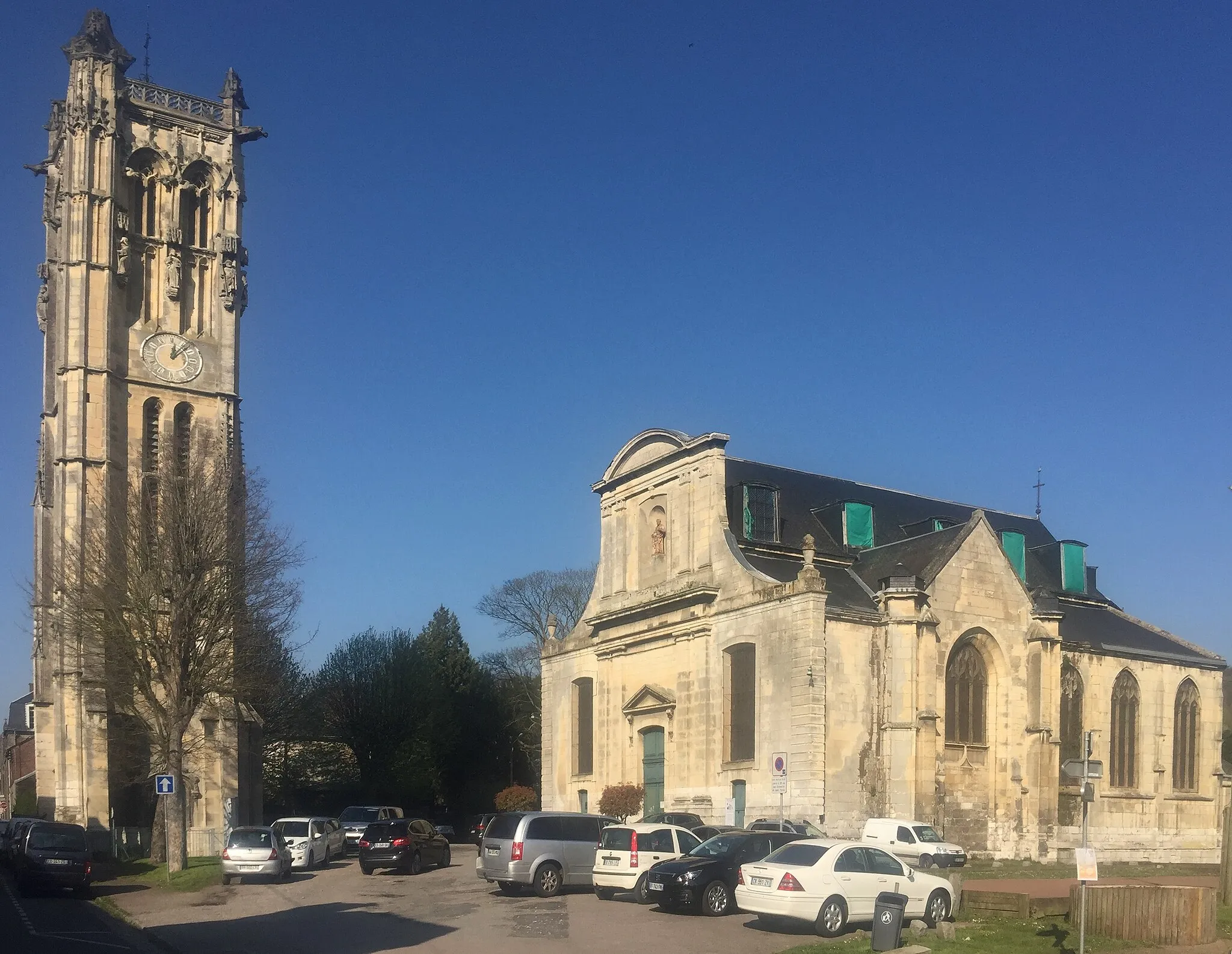 Photo showing: Eglise Saint-Pierre ed Carville en avril ed 2019.