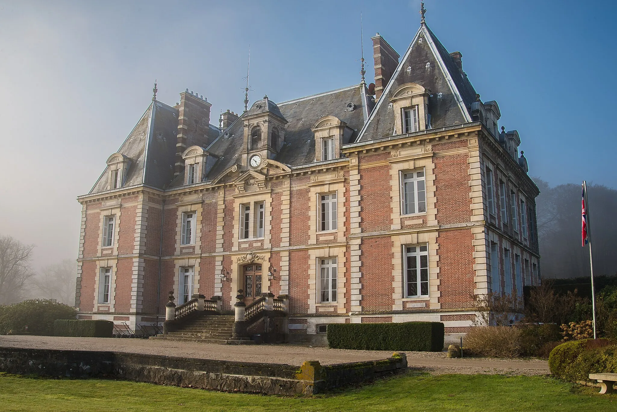 Photo showing: Le Club House, installé au château de Vaudichon.