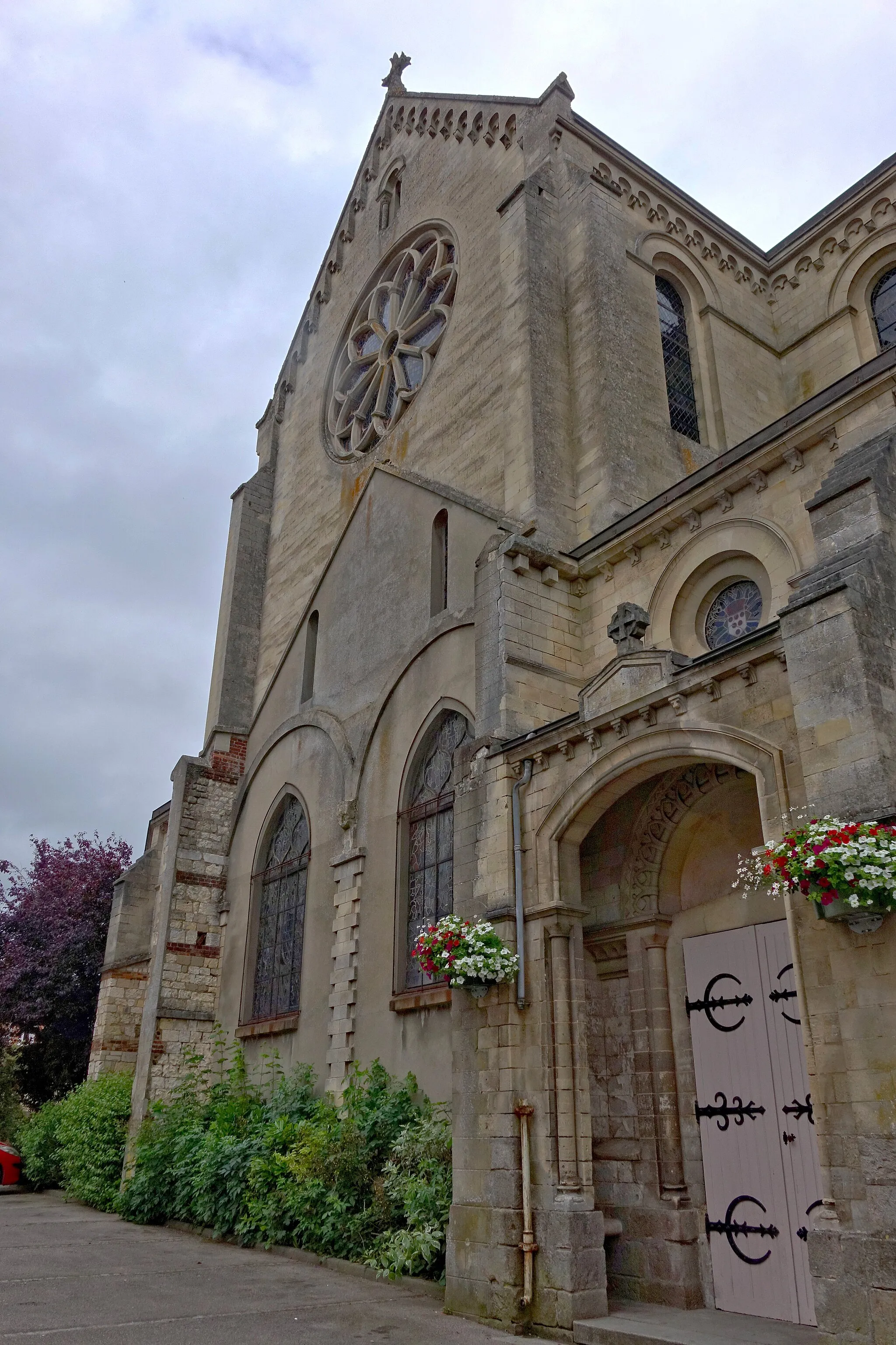 Photo showing: Église de Saint-Saëns, Seine-Maritime, France