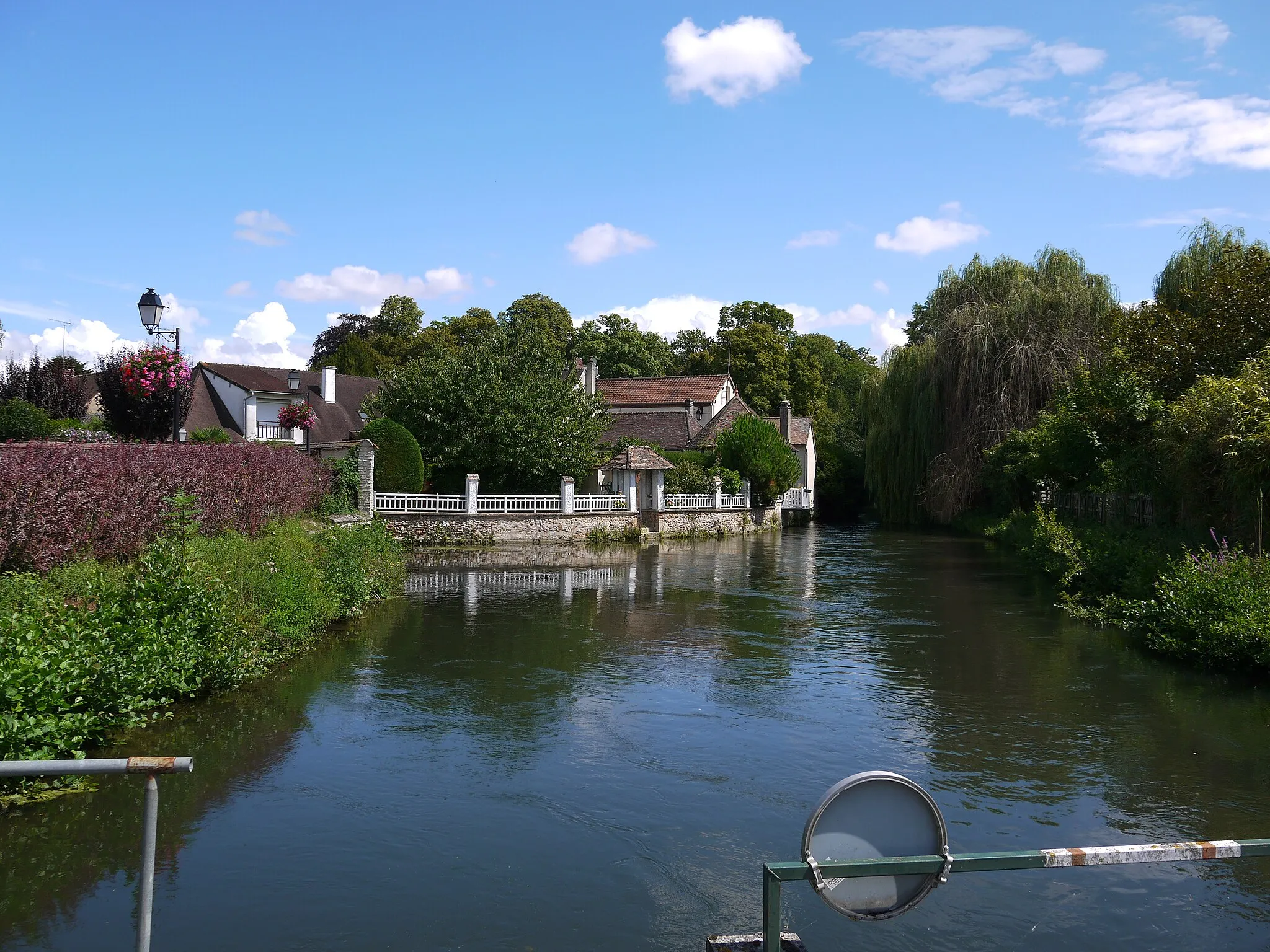 Photo showing: L'Eure à Pacy-sur-Eure (Eure, France).