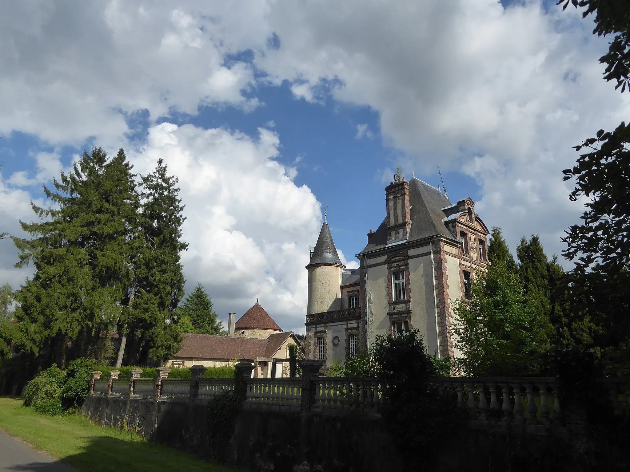 Photo showing: Château de Tardais, sur la commune de Senonches, en Eure-et-Loir.