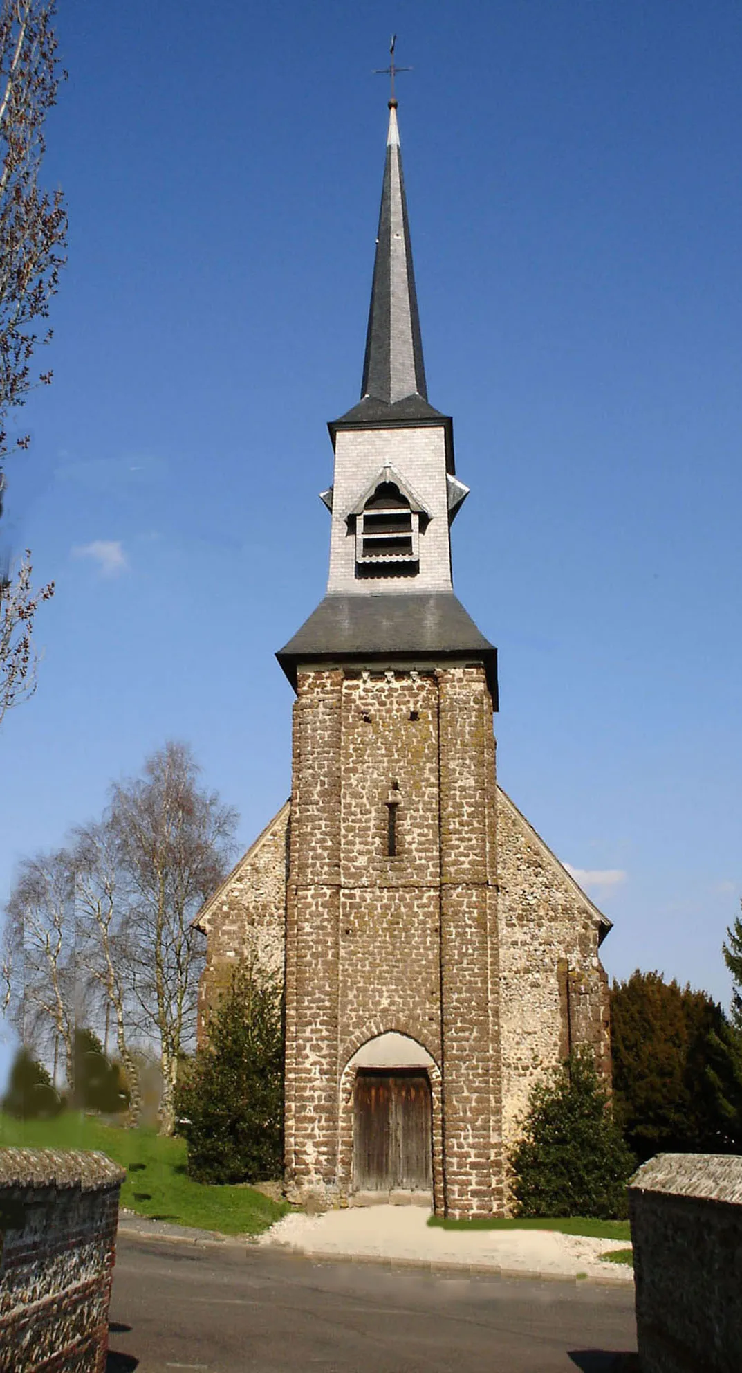 Photo showing: Vue du clocher et du porche de l'église Saint-Barthélemy de L'Aigle.