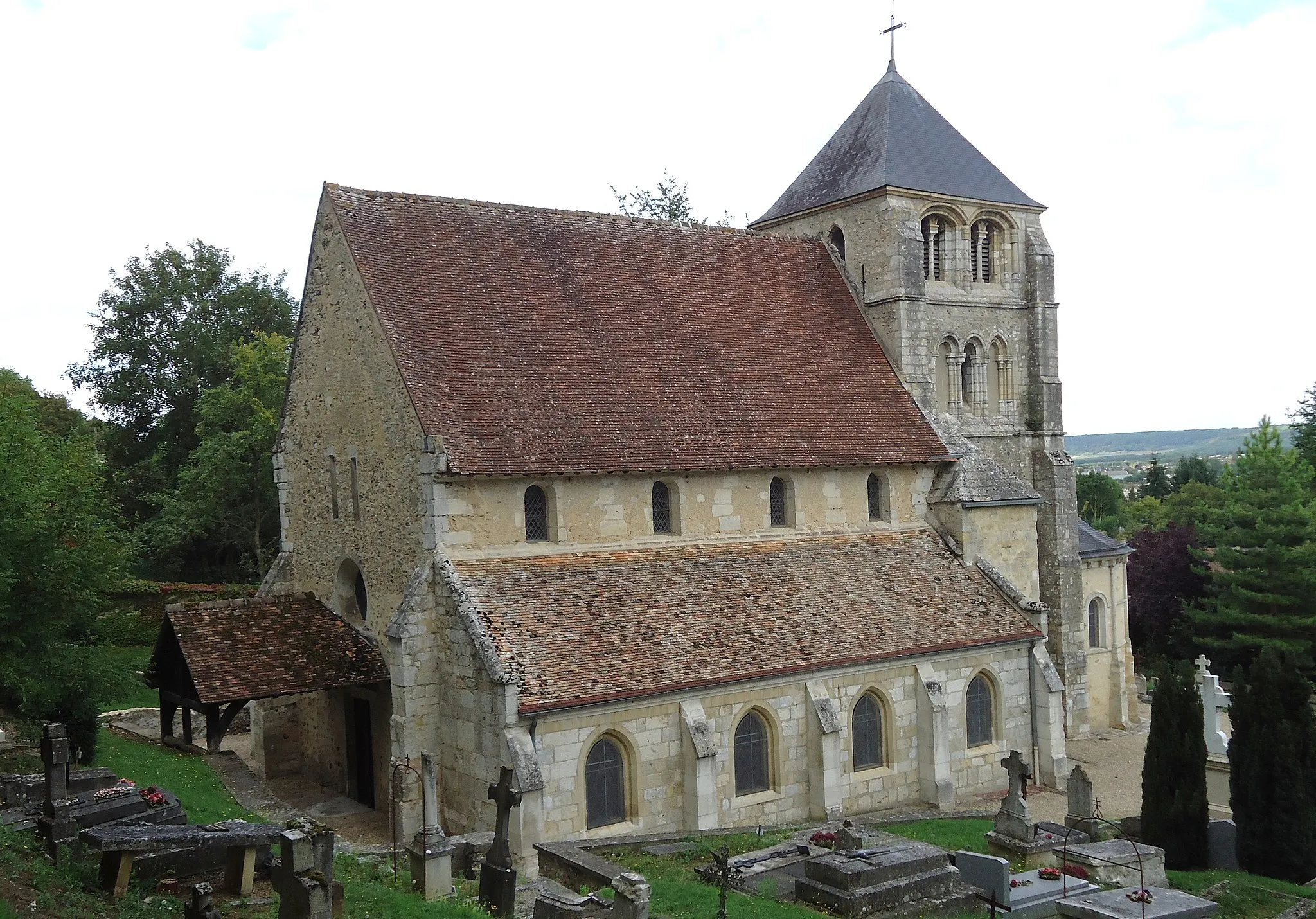 Photo showing: Eglise Saint-Georges XIIIe, XVe (ISMH)