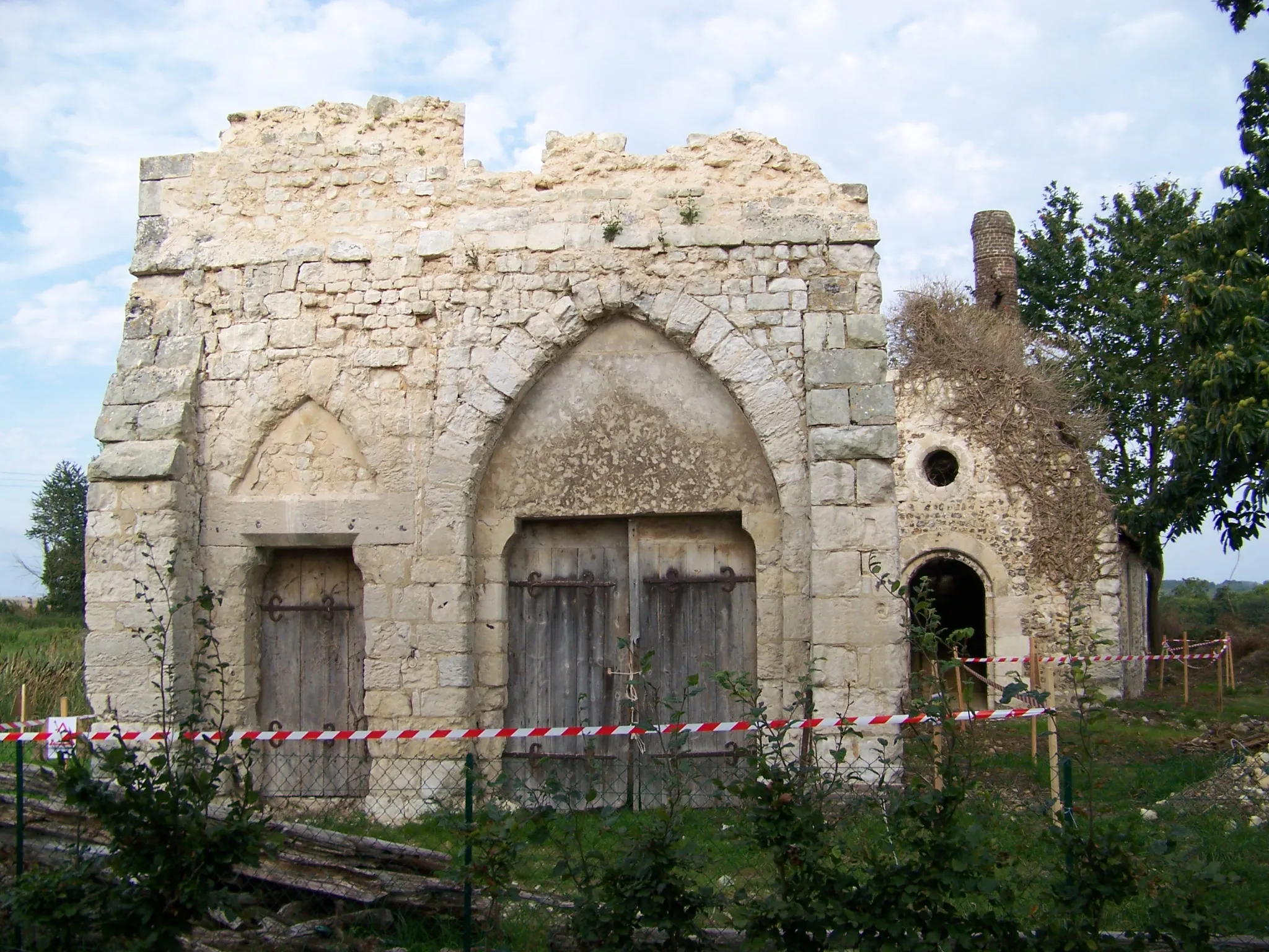 Photo showing: Photo de la chapelle Sainte Austreberthe et de la porterie