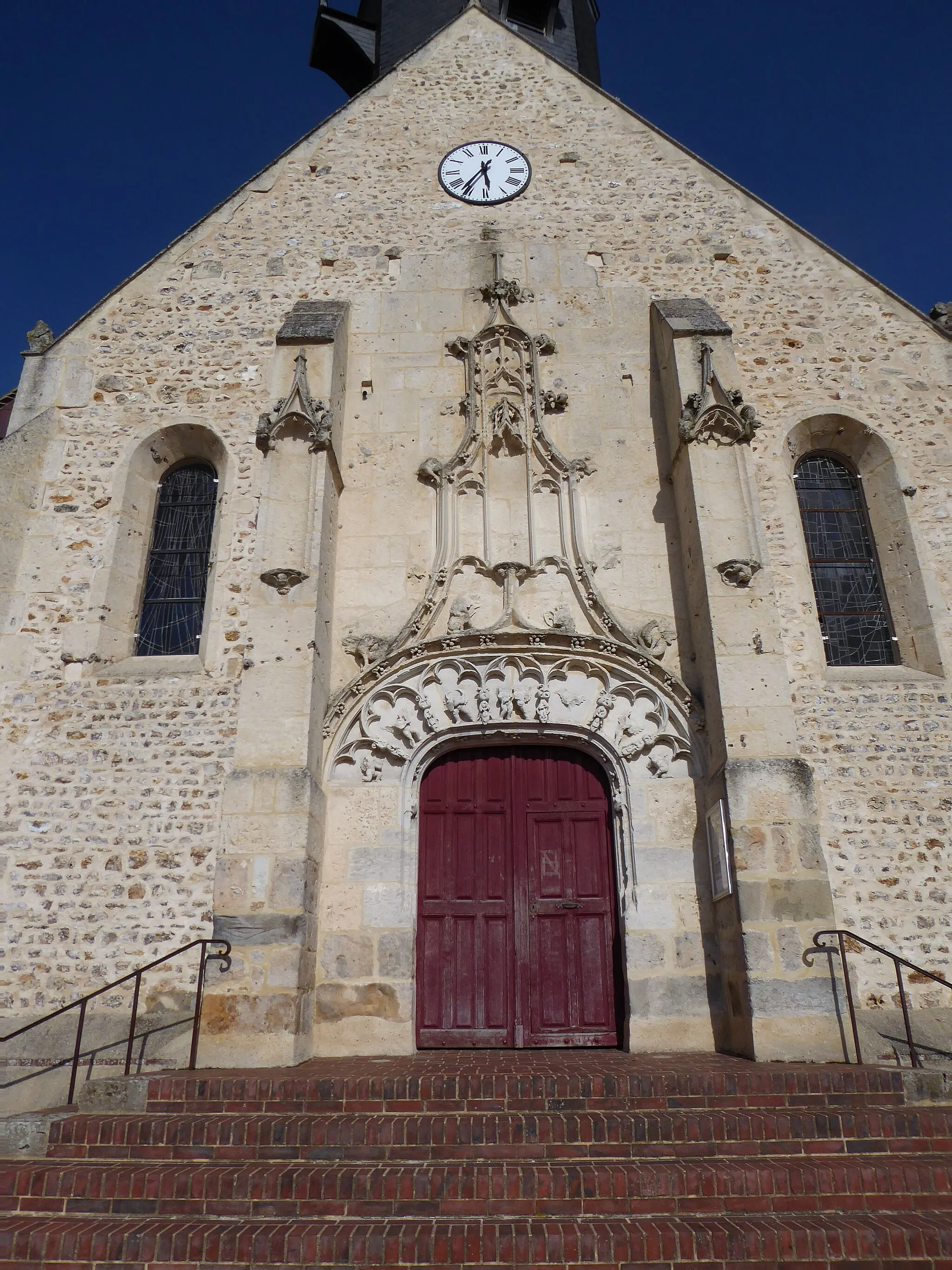 Photo showing: façade ouest de l'église de Saint-Rémy-sur-Avre, Eure-et-Loir, France.