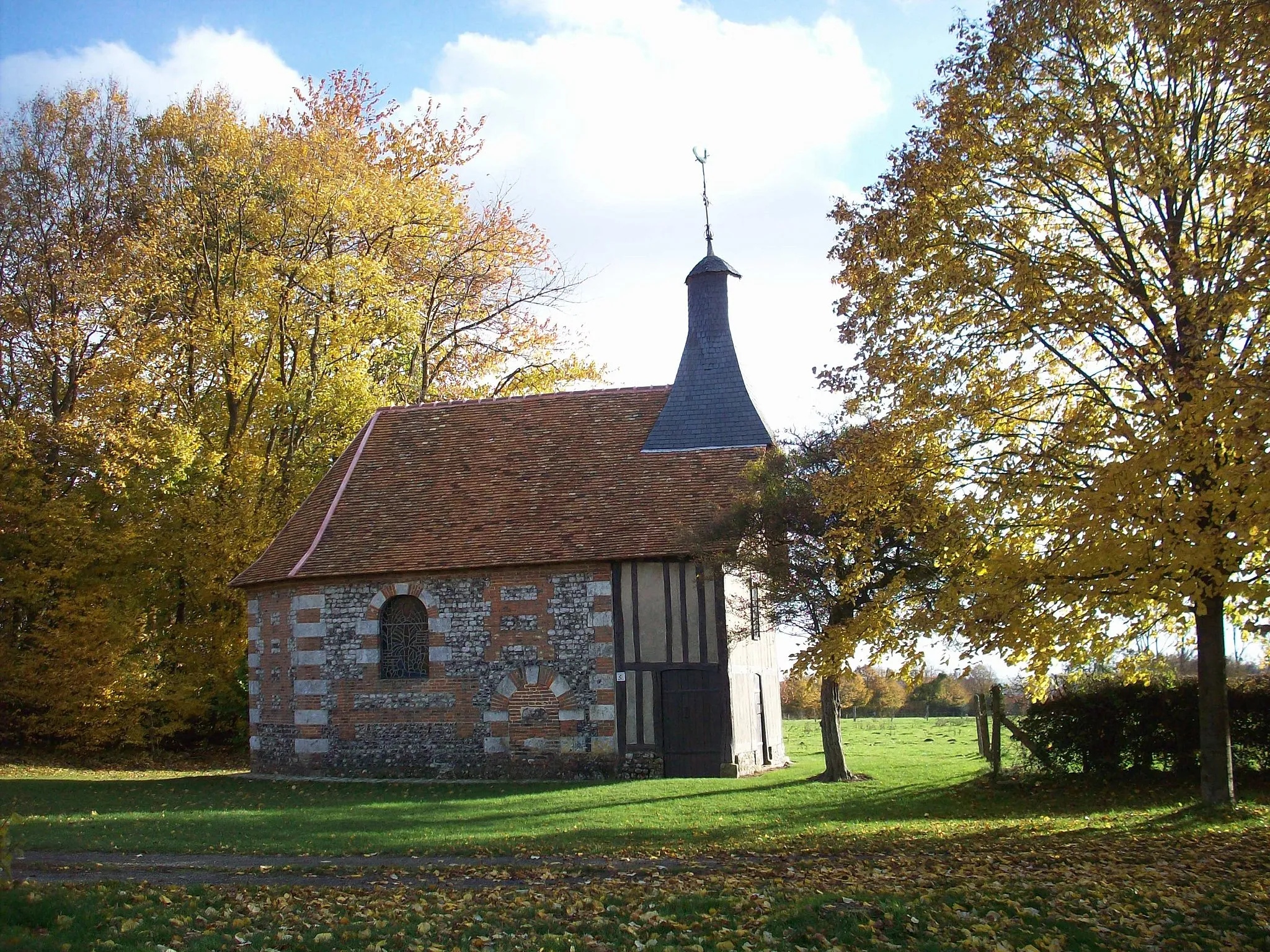 Photo showing: La chapelle Saint-Jean-Baptiste de l'Essart-Mador, à Lyons-la-Forêt.