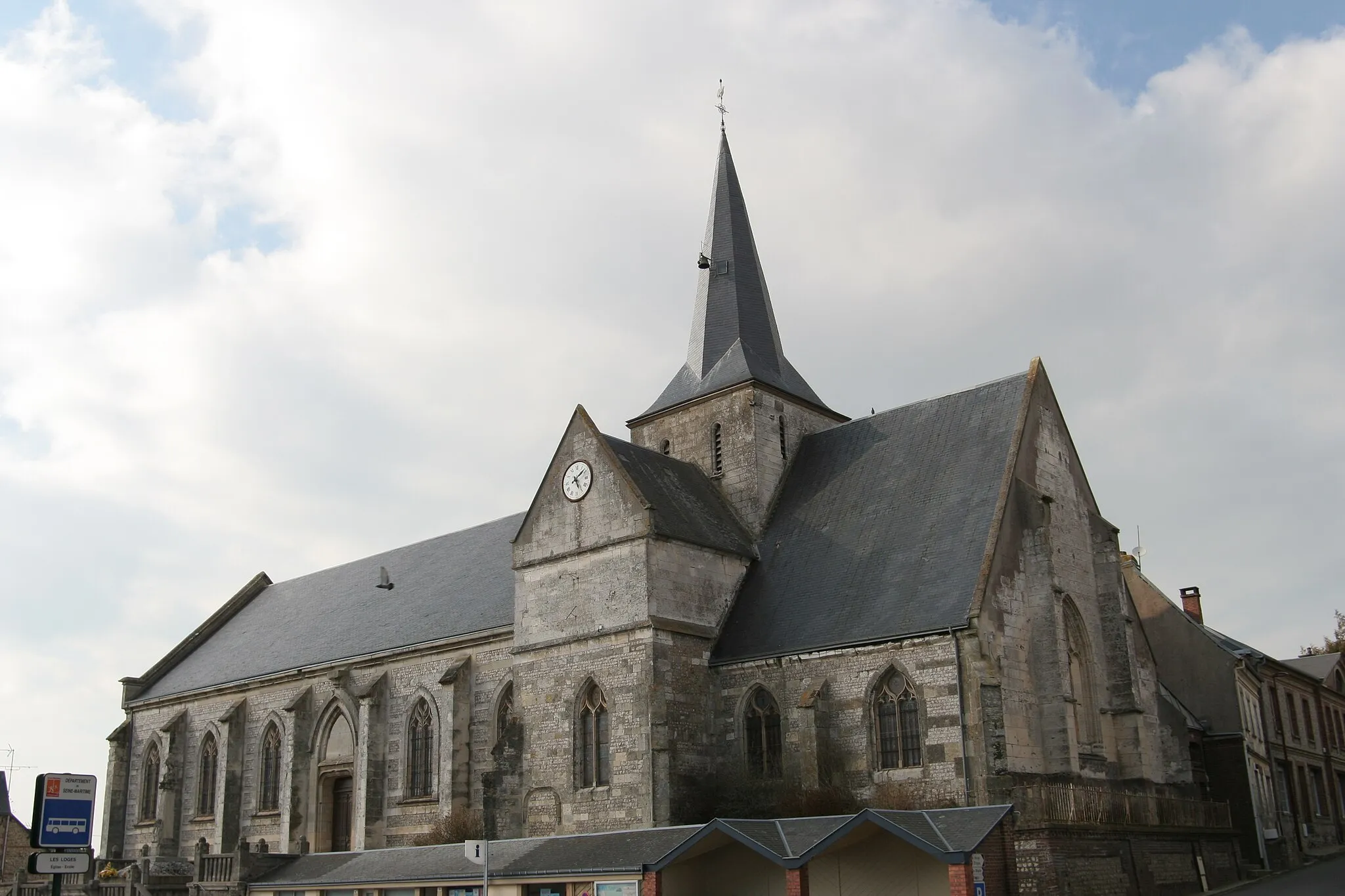 Photo showing: L'église des Loges.