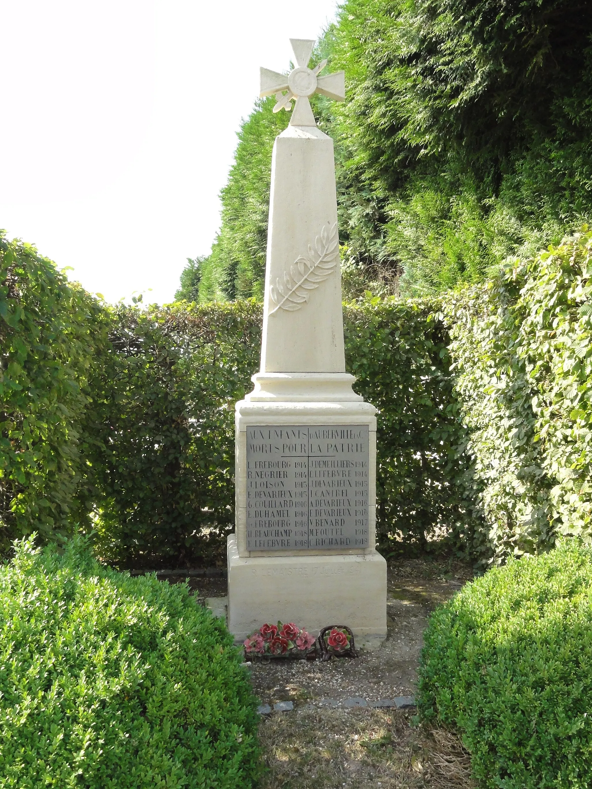 Photo showing: Auberville-la-Campagne (Seine-Mar.) monument aux morts